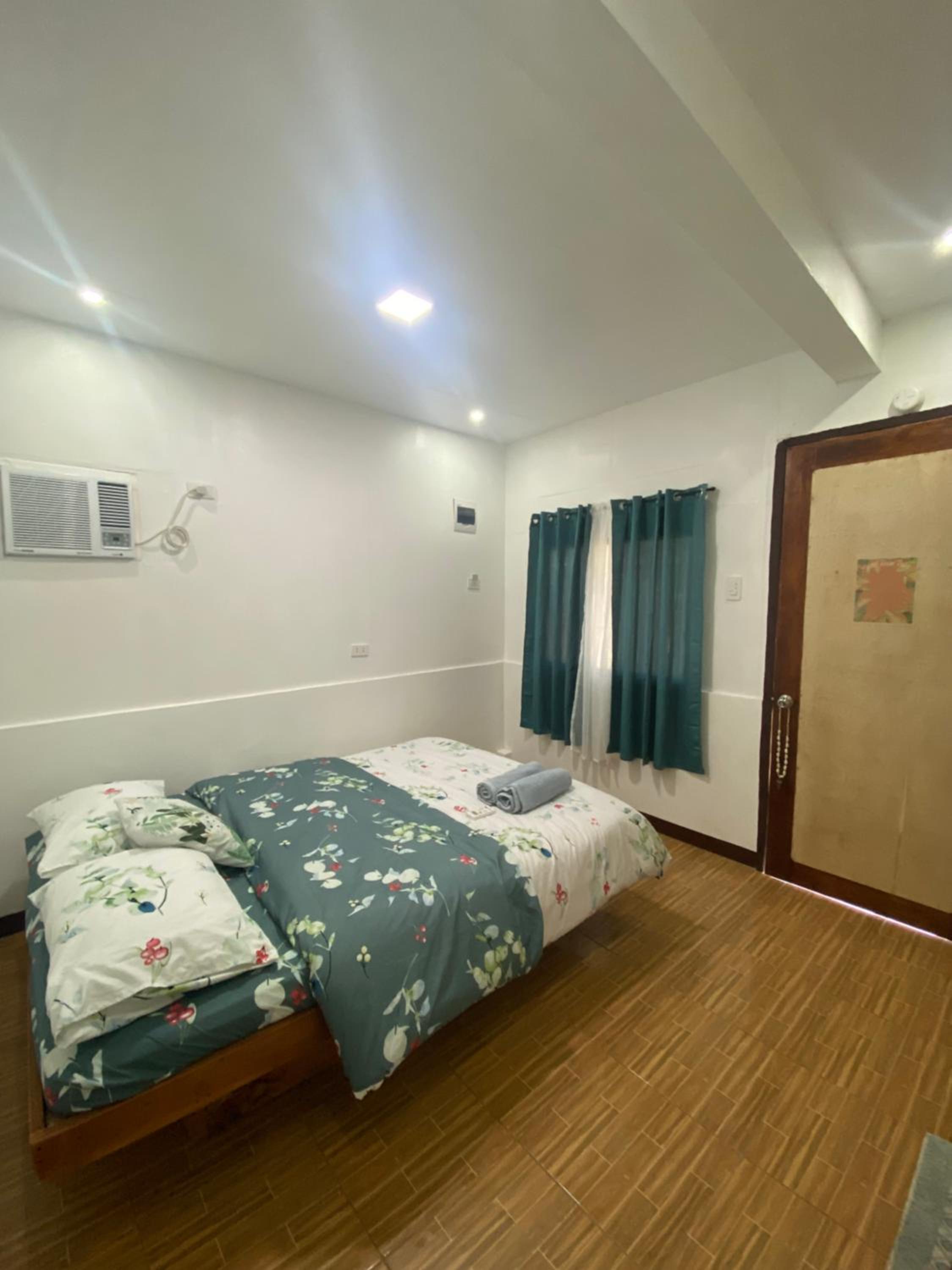 Moalboal Panagsama beach TopBudz Hostel