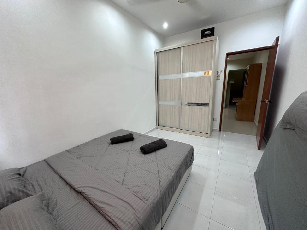 Desa Tebrau 1 Near IKEA Toppen PeiKin Long Sing HeLiXuan Restaurant