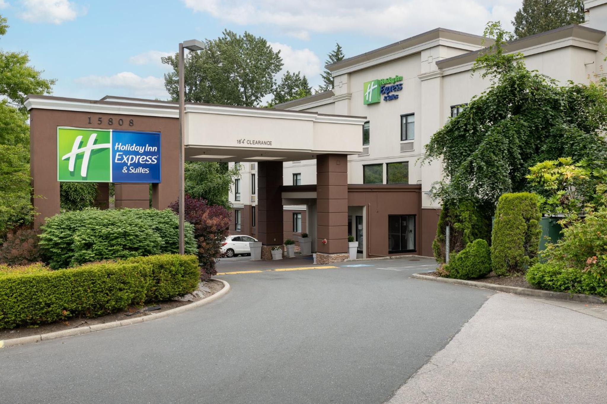 Surrey Vacations - Holiday Inn Express and Suites Surrey, an IHG Hotel - Property Image 1