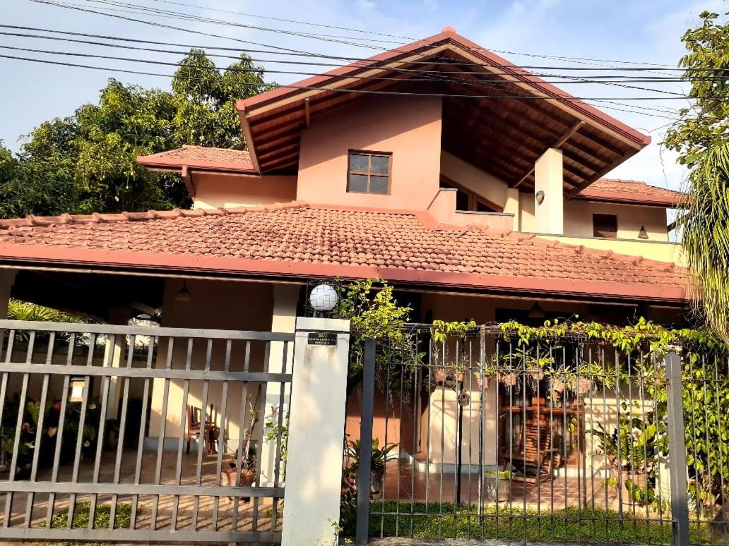 Negombo Holiday Home