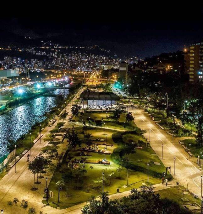 Hermoso y Nuevo Loft 201 en Medellín