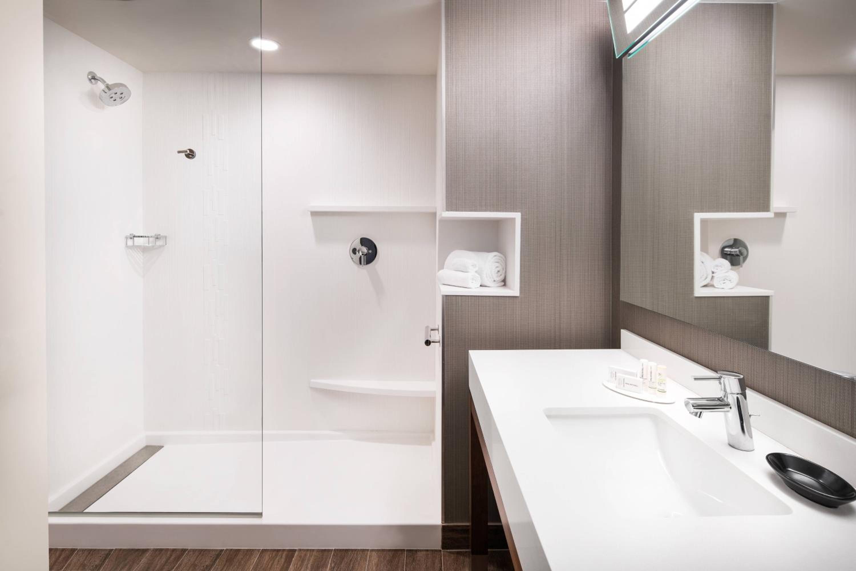 Courtyard by Marriott Pullman - Property Image 3