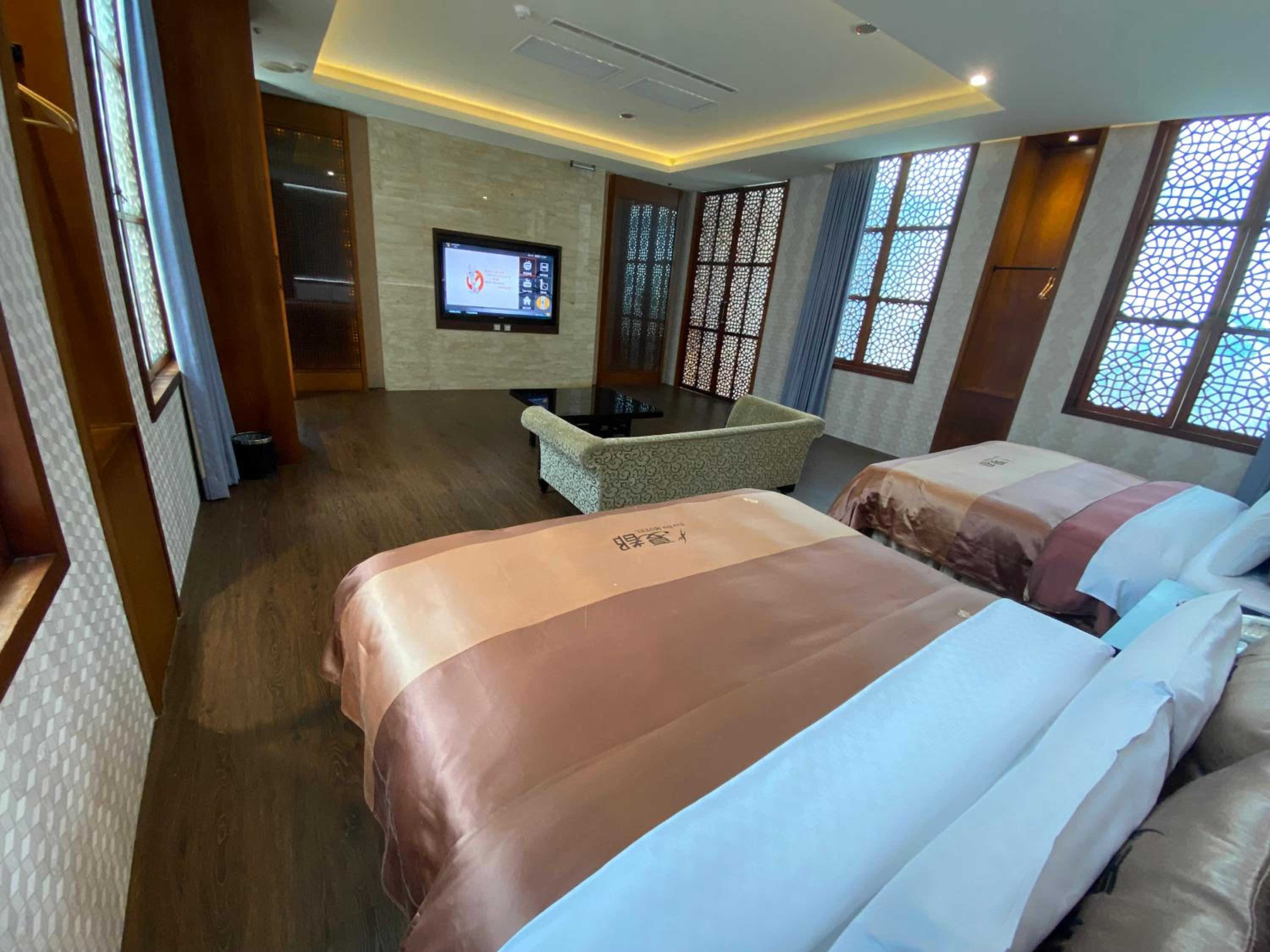 hotel room