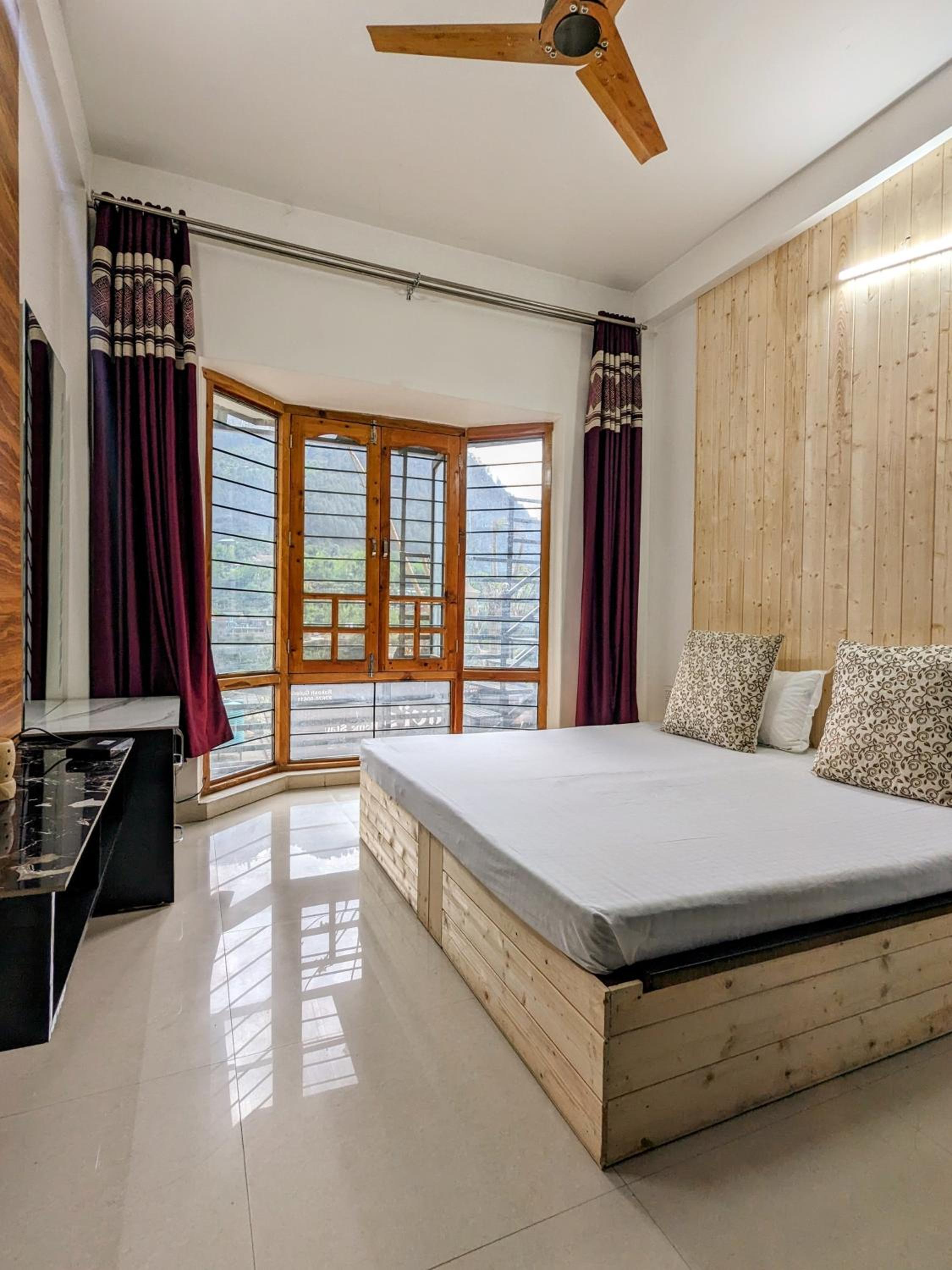 Kavi's Vacation Homes - Peaceful stay in sainj valley view 3
