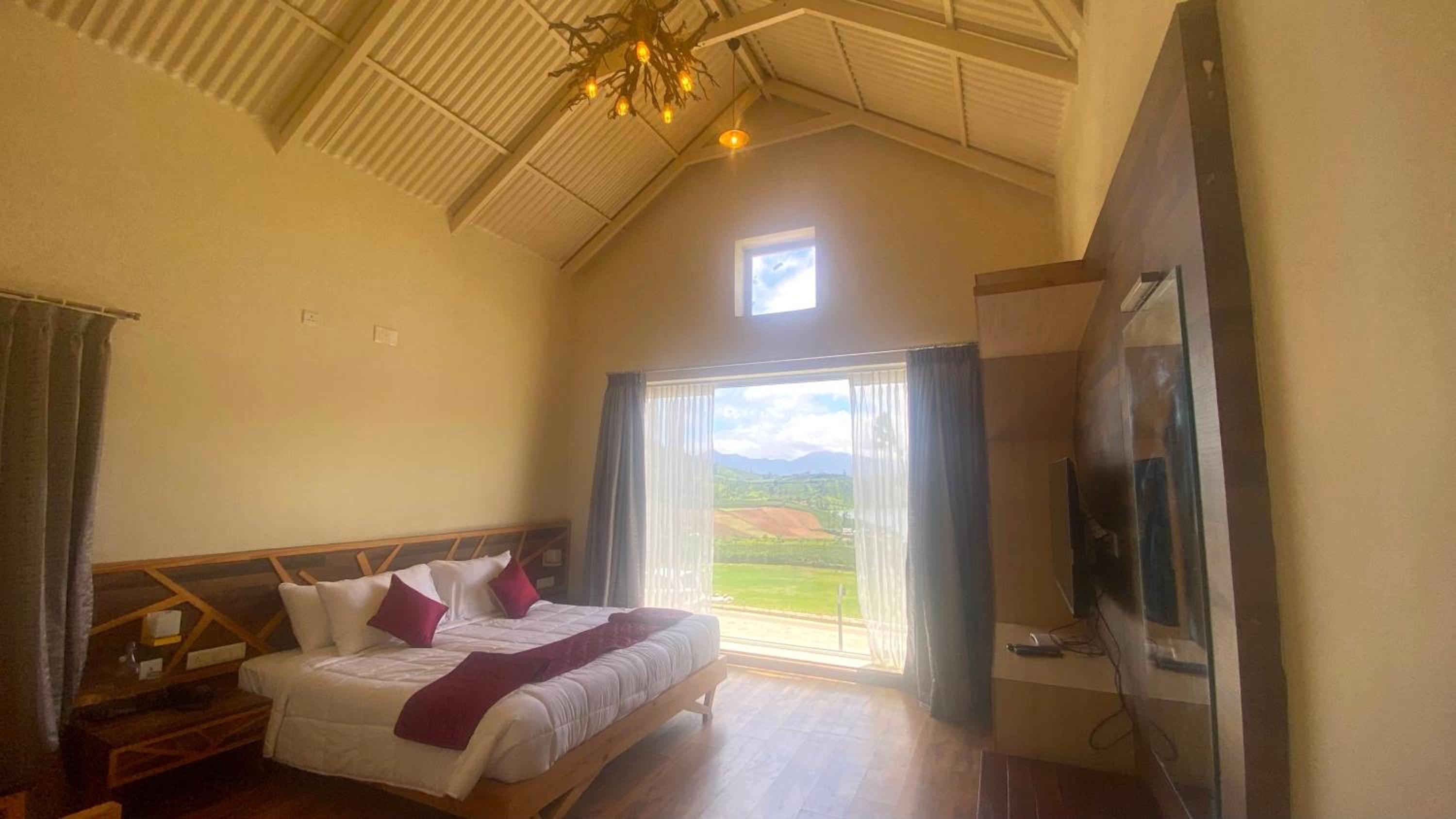 Willostays Emerald Lake Facing villa view 3