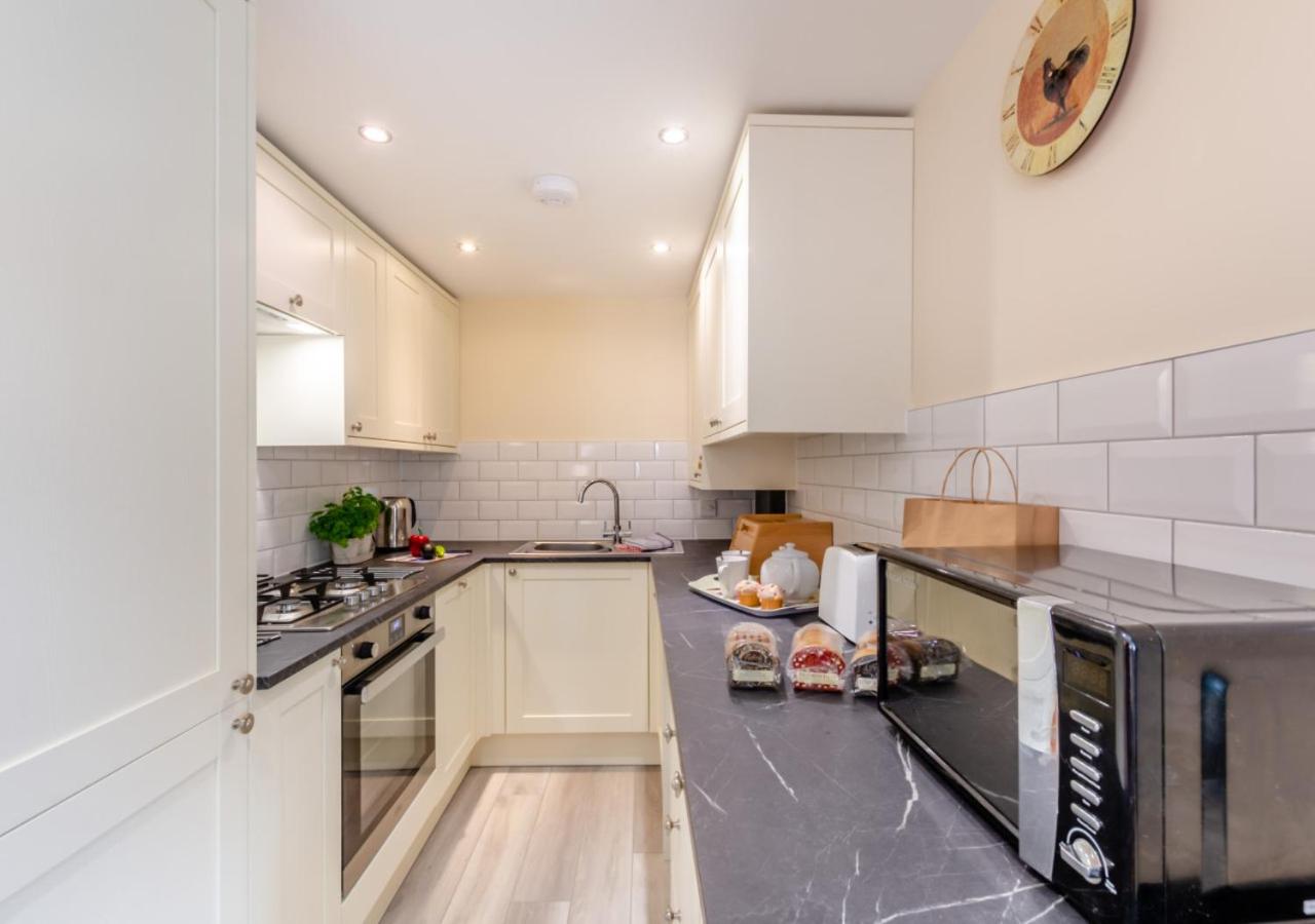 3 Bed in Whitby oc-w088