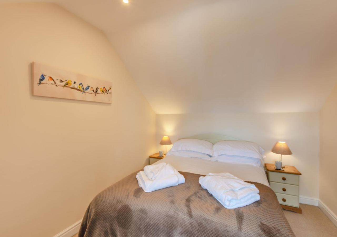 3 Bed in Whitby oc-w088