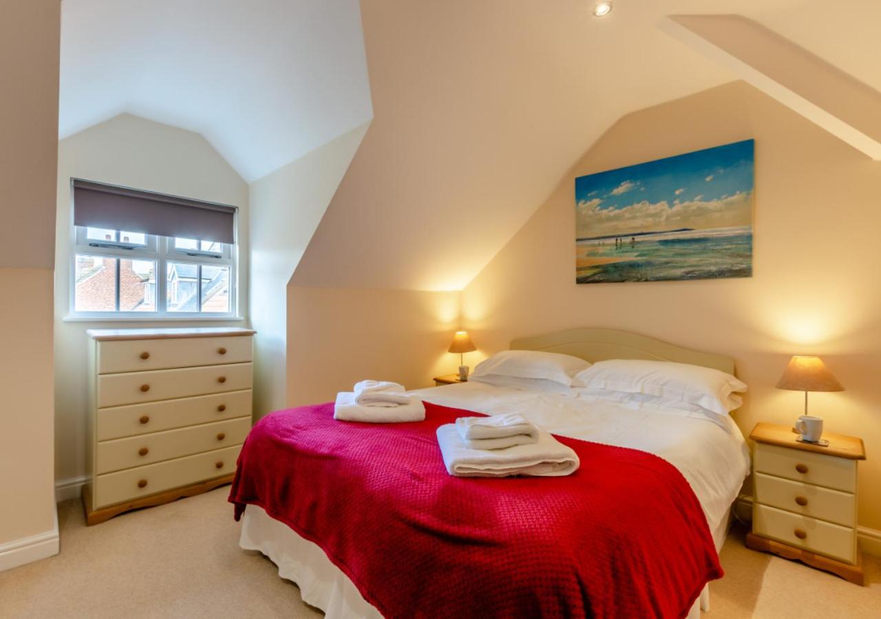 3 Bed in Whitby oc-w088