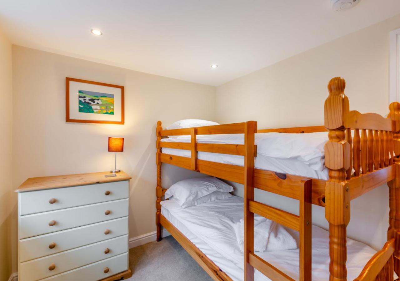 3 Bed in Whitby oc-w088