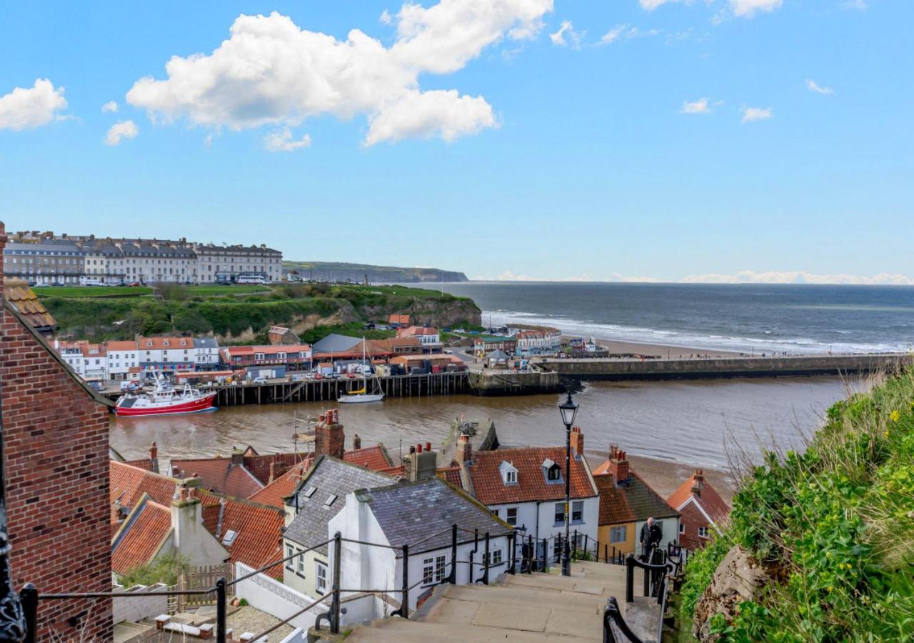 3 Bed in Whitby oc-w088