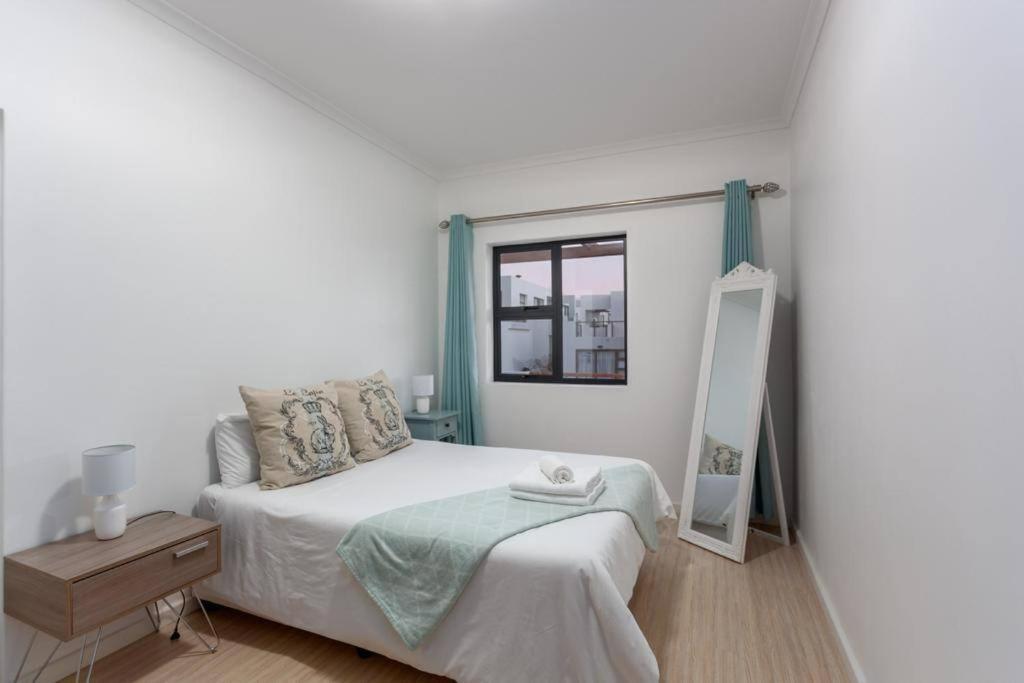 Comfortable Beach Apartment view 2