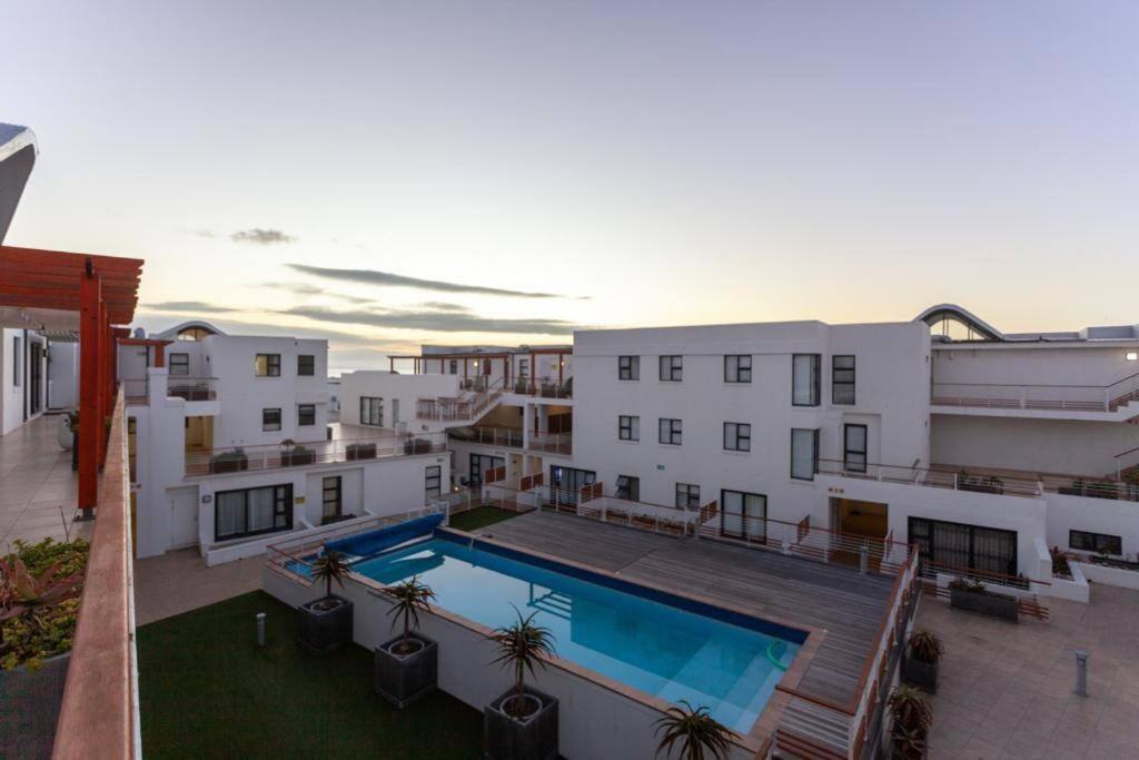 Comfortable Beach Apartment view 3