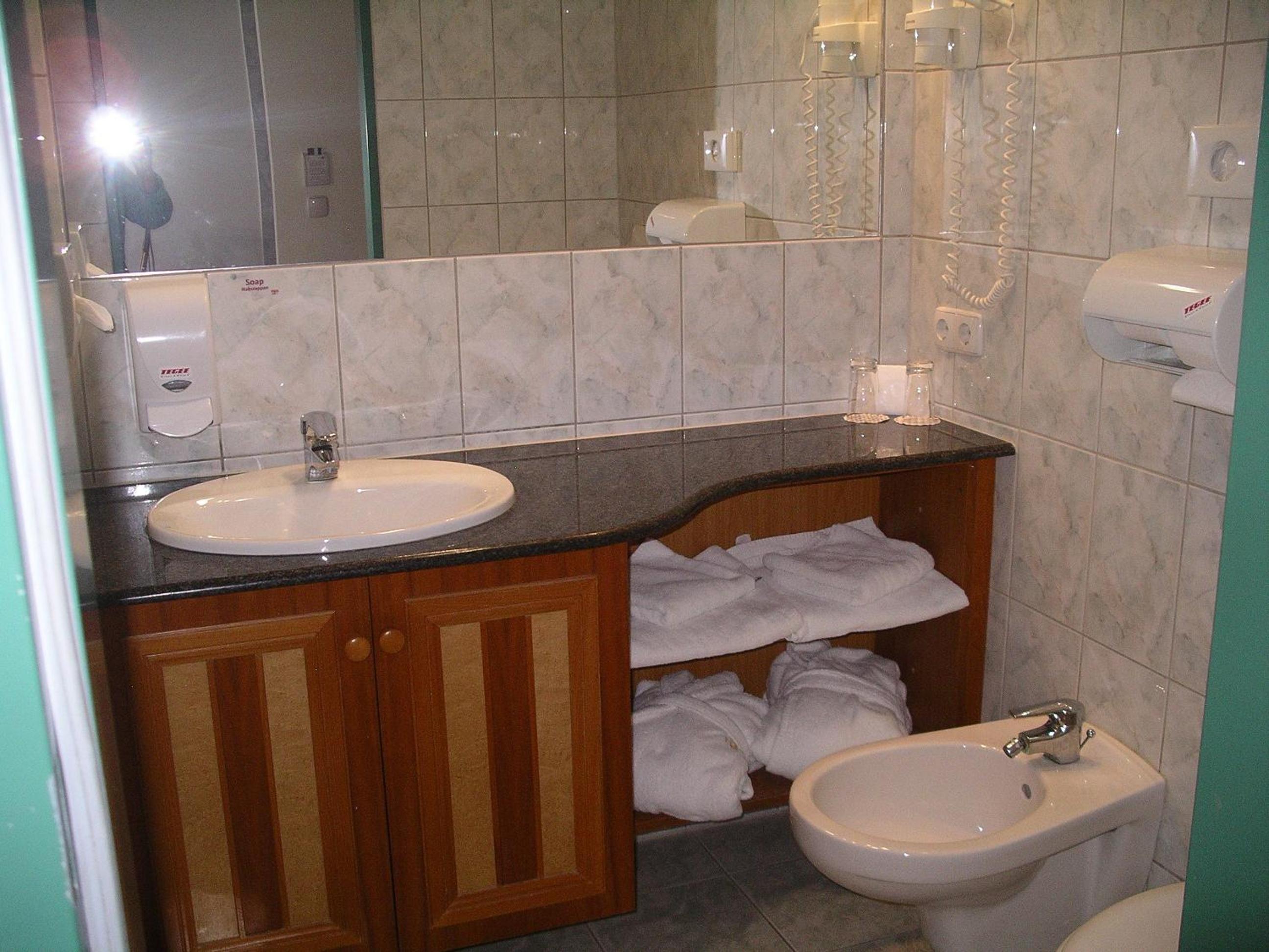 Photo 33