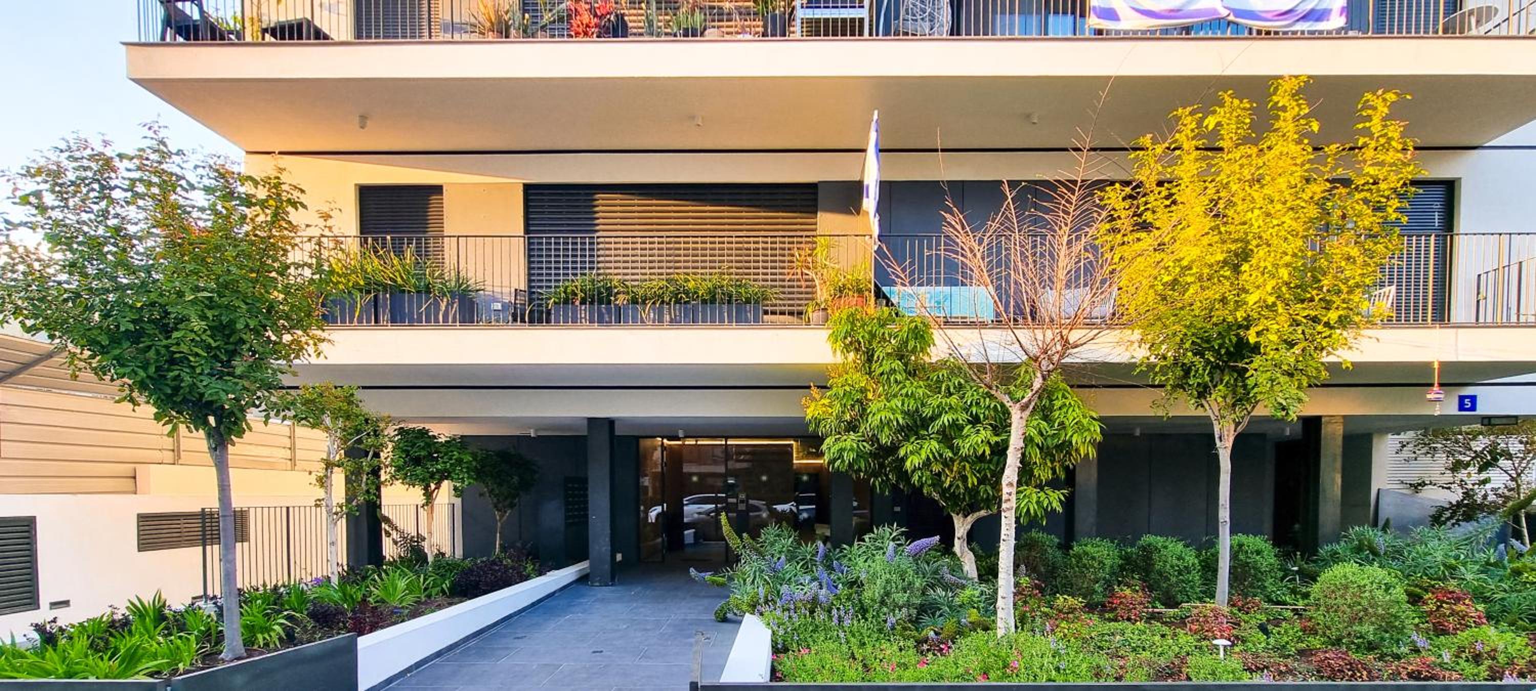 BnBIsrael apartments - Matmon Cohen Quartz view 2