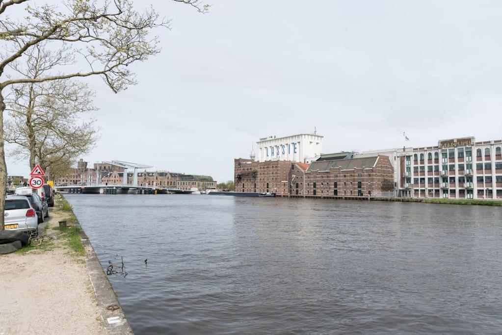 Pakhuis aan de Zaan