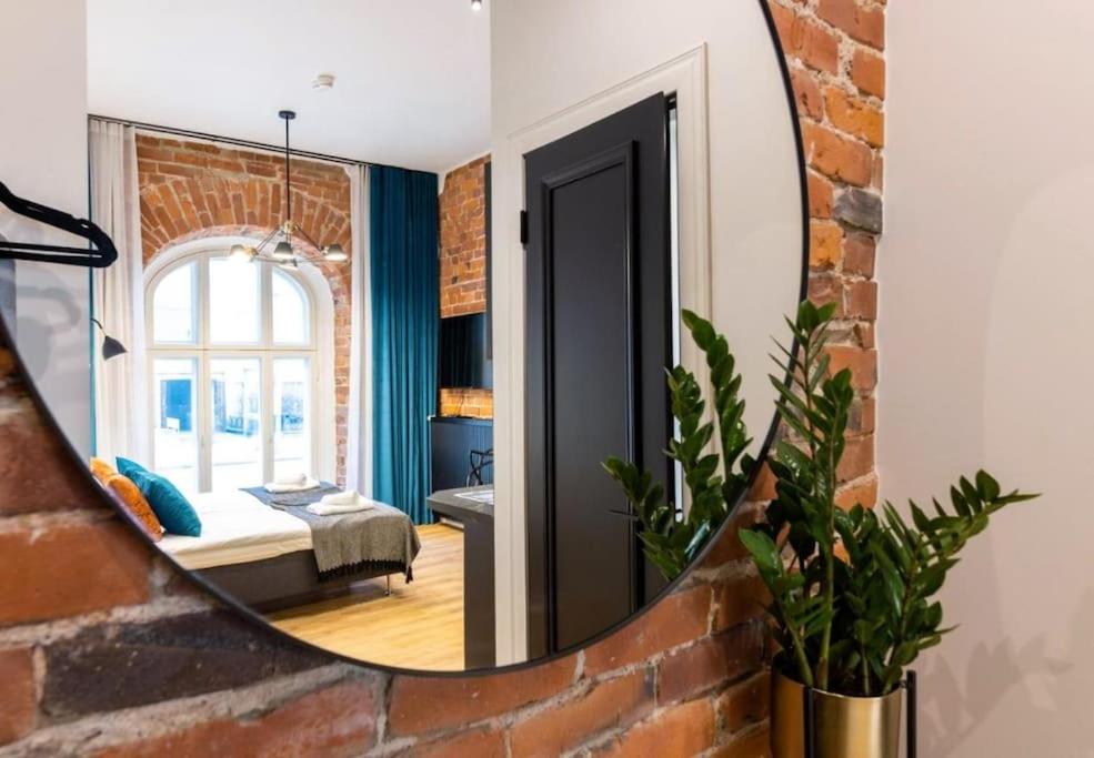 Urban-Glam City Centre Studio with a Gym and Terrace view 4