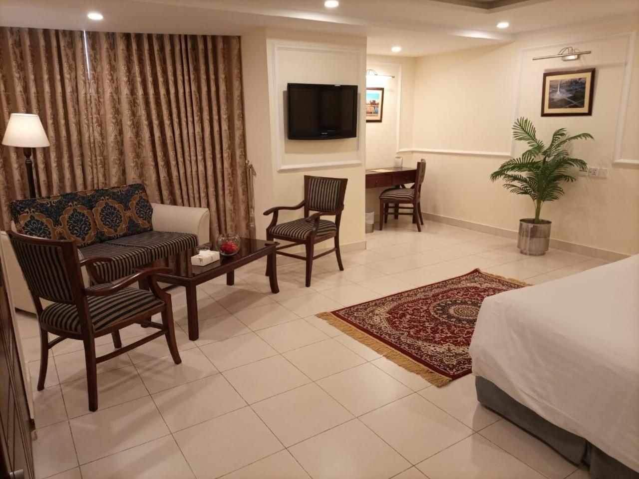 Heaven HOtel DHA Lahore