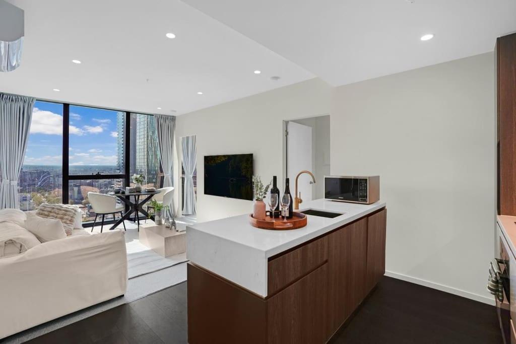 New Urban Sanctuary At UNO-Perfect Location 2B1B