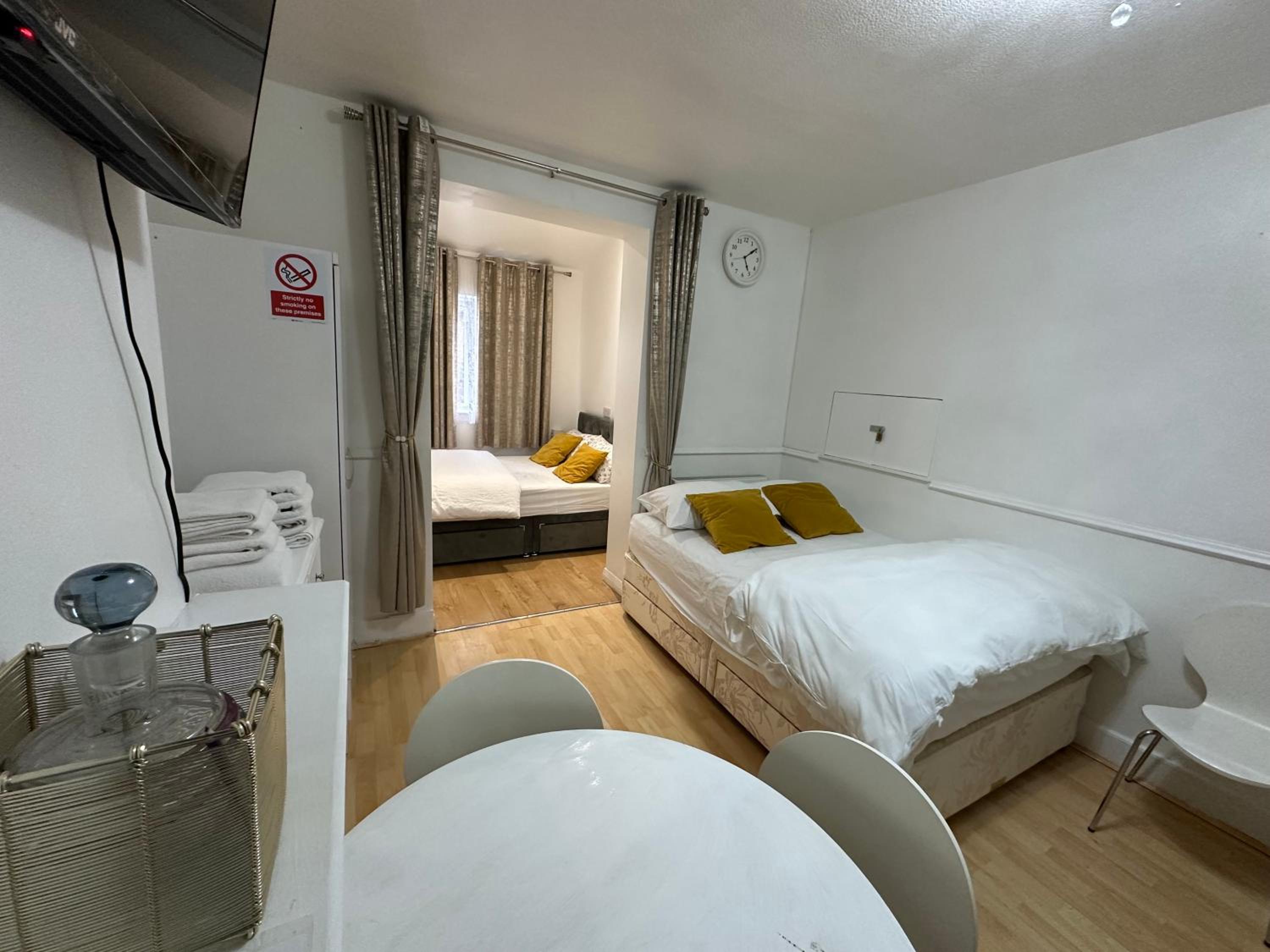 3rd Studio Flat With Private Toilet and Bathroom Setup For Family Enjoyment 134 Keedonwood Road Bromley view 3