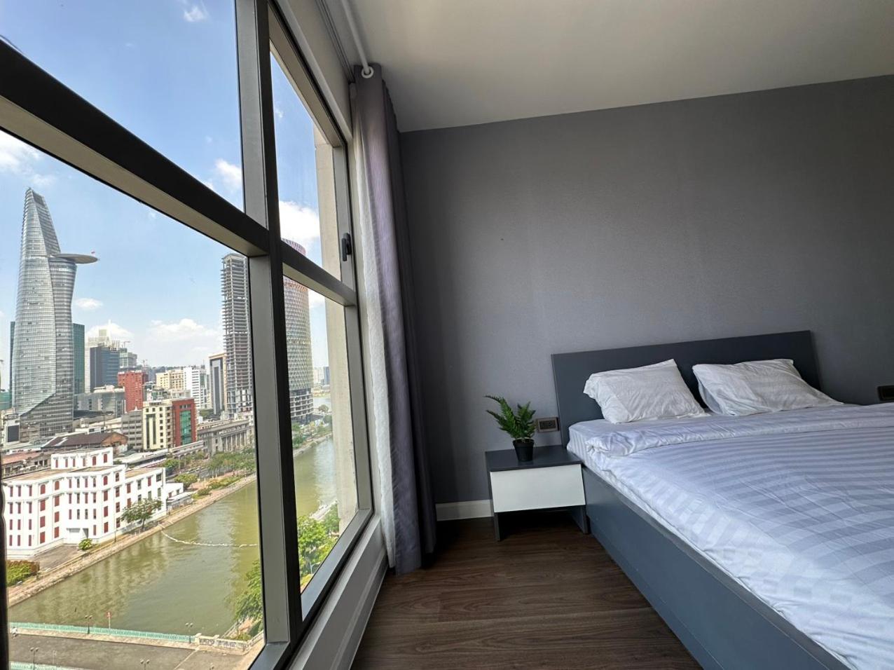 Highend SaigonRoyal 2BR 2WC CityView near BenThanh