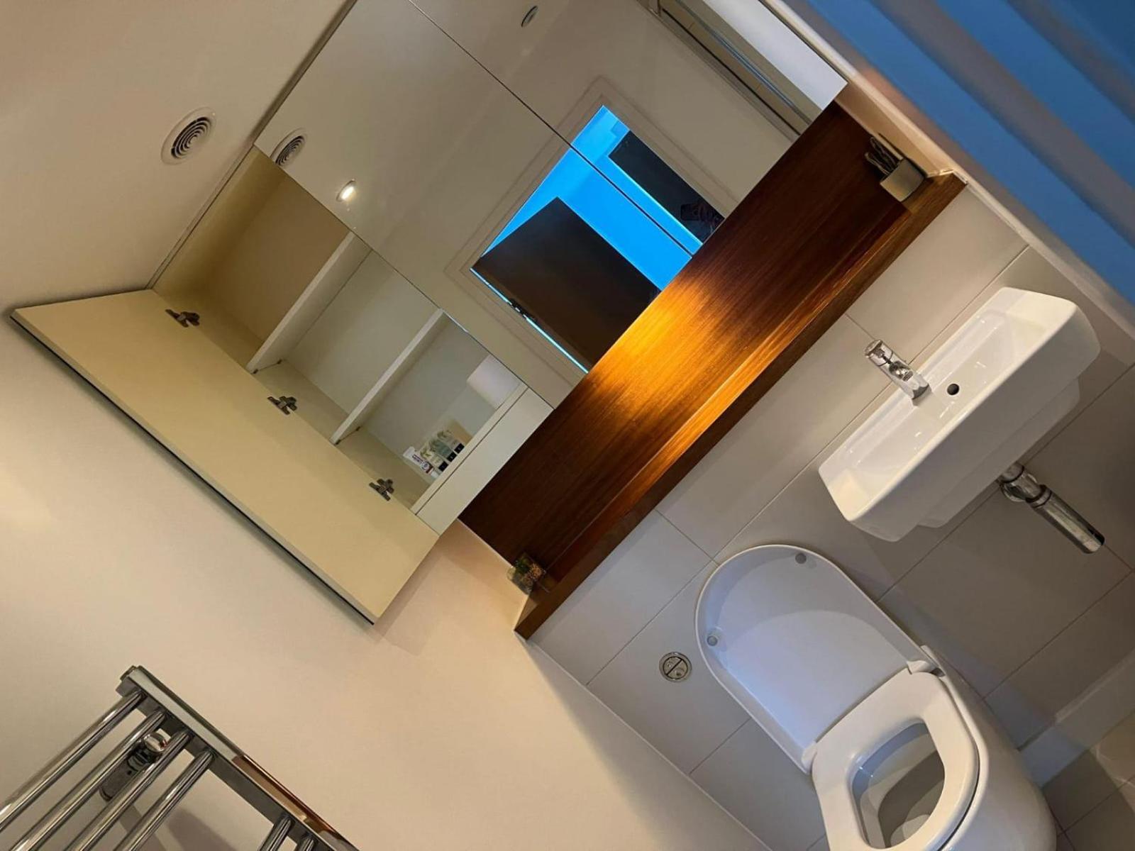 Heronsgate GH016