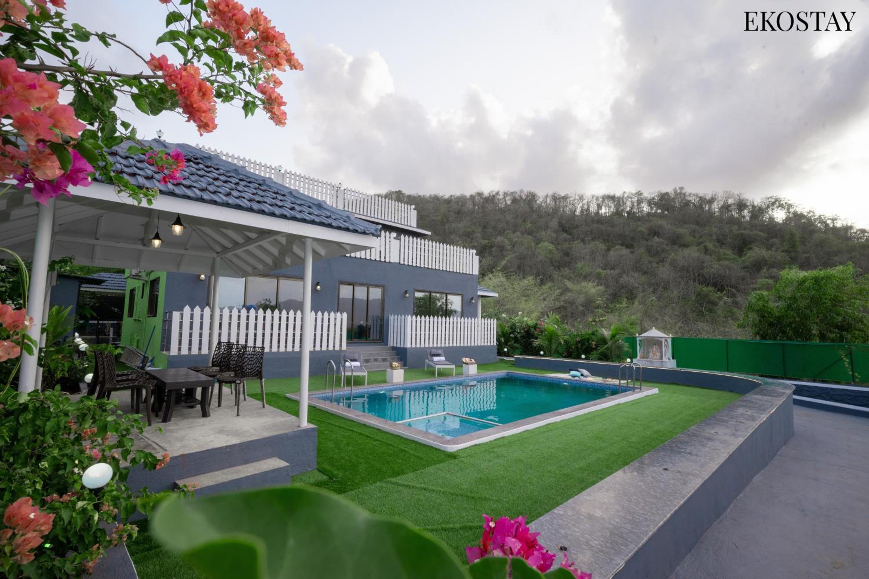 EKOSTAY - Serene villa view 2