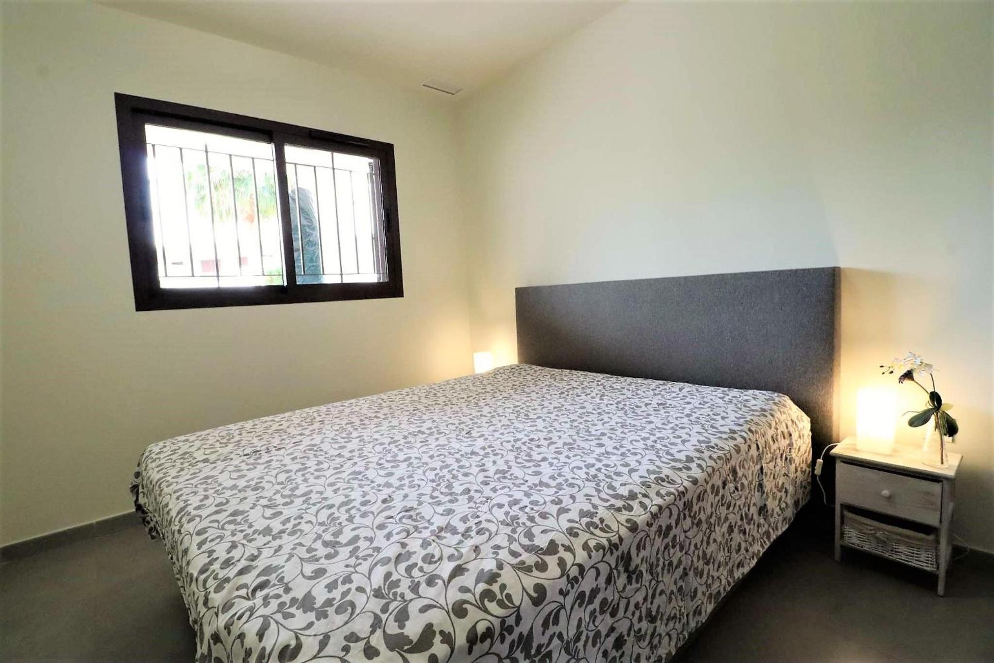 Buena vida piso con terraza y piscina comunitaria