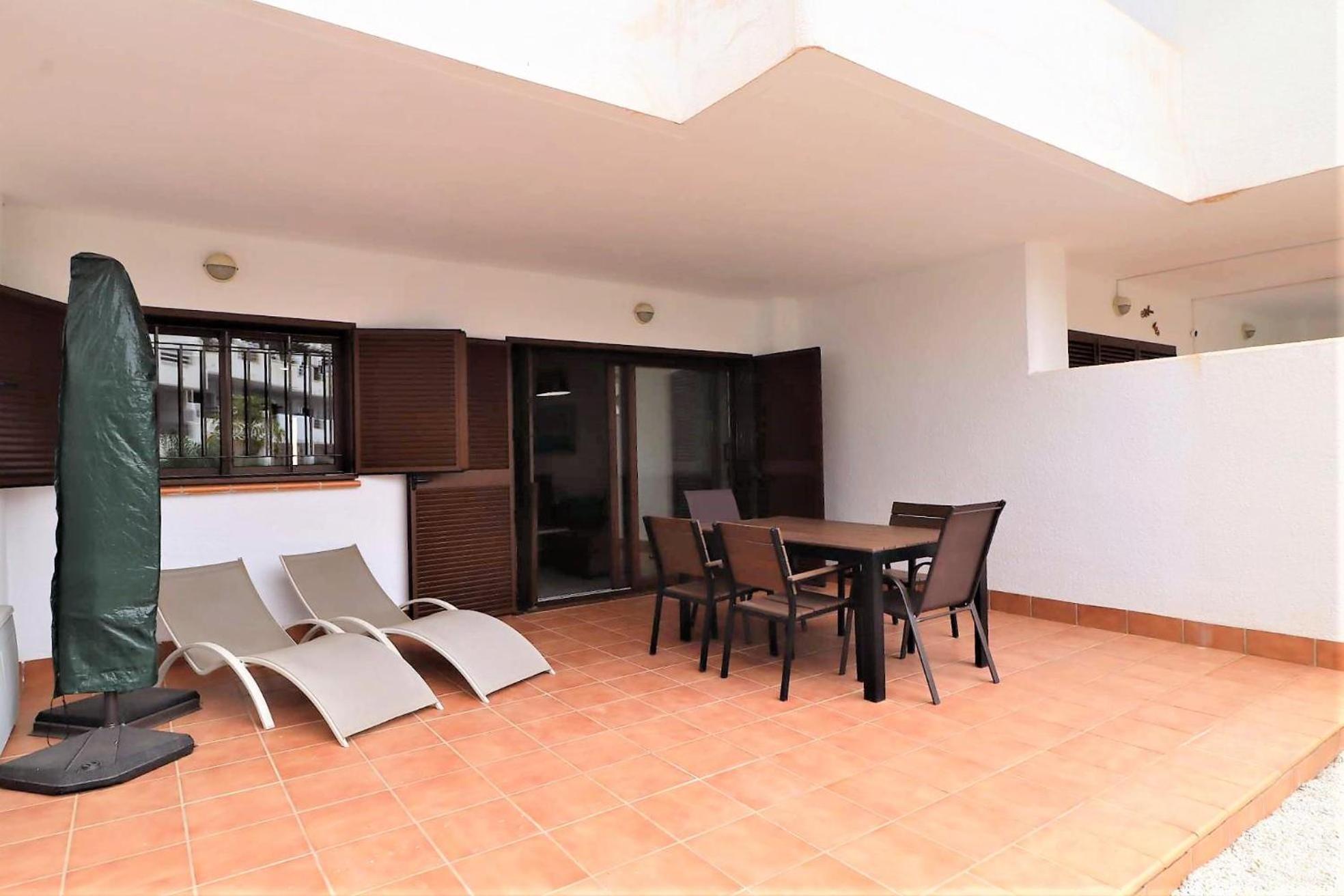 Buena vida piso con terraza y piscina comunitaria