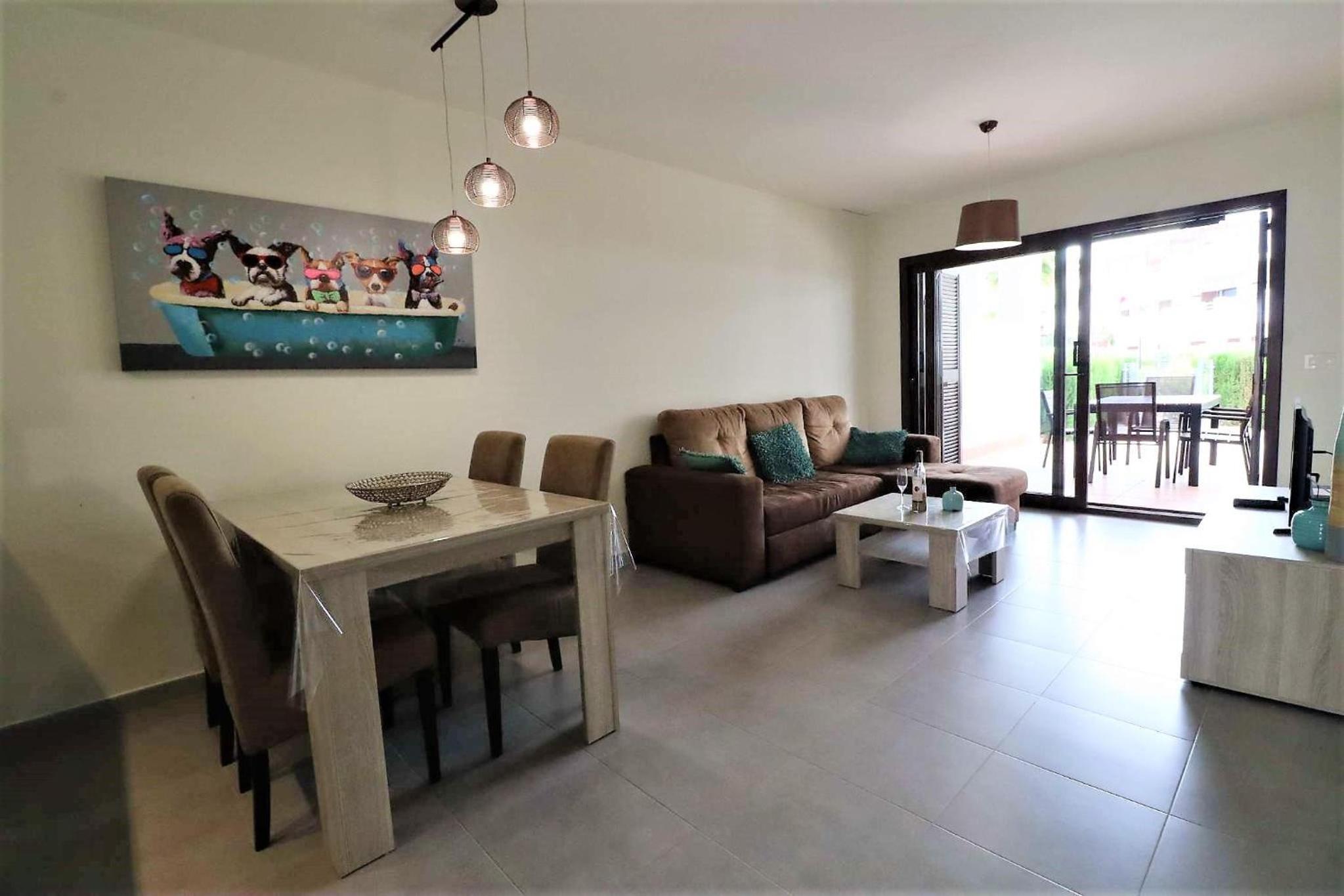 Buena vida piso con terraza y piscina comunitaria
