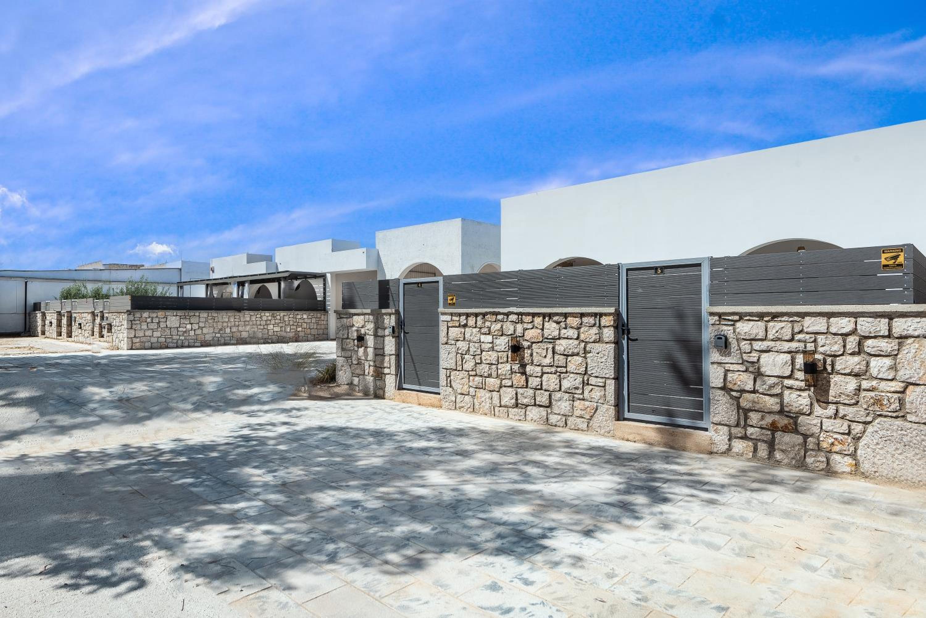 Hotel Kimia Luxury Apartments - Image 1