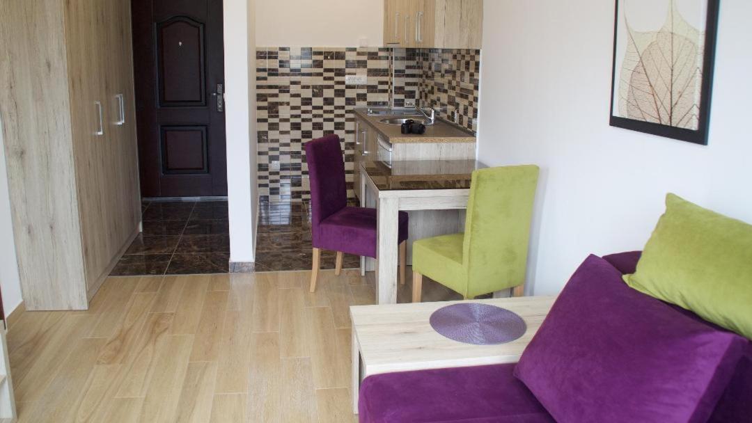 Apartment mit Balkon