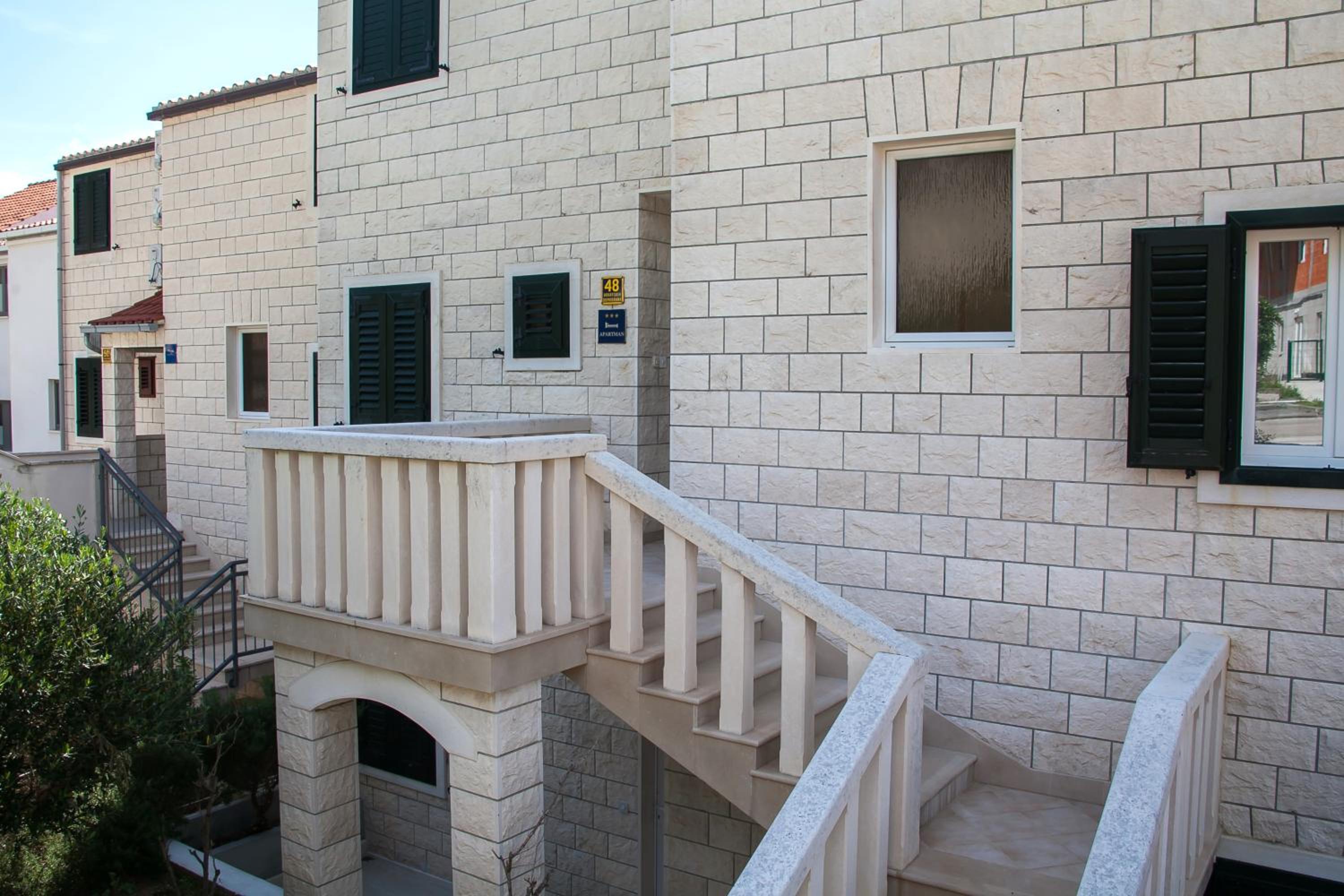 Sirius Apartments - Free Private Parking