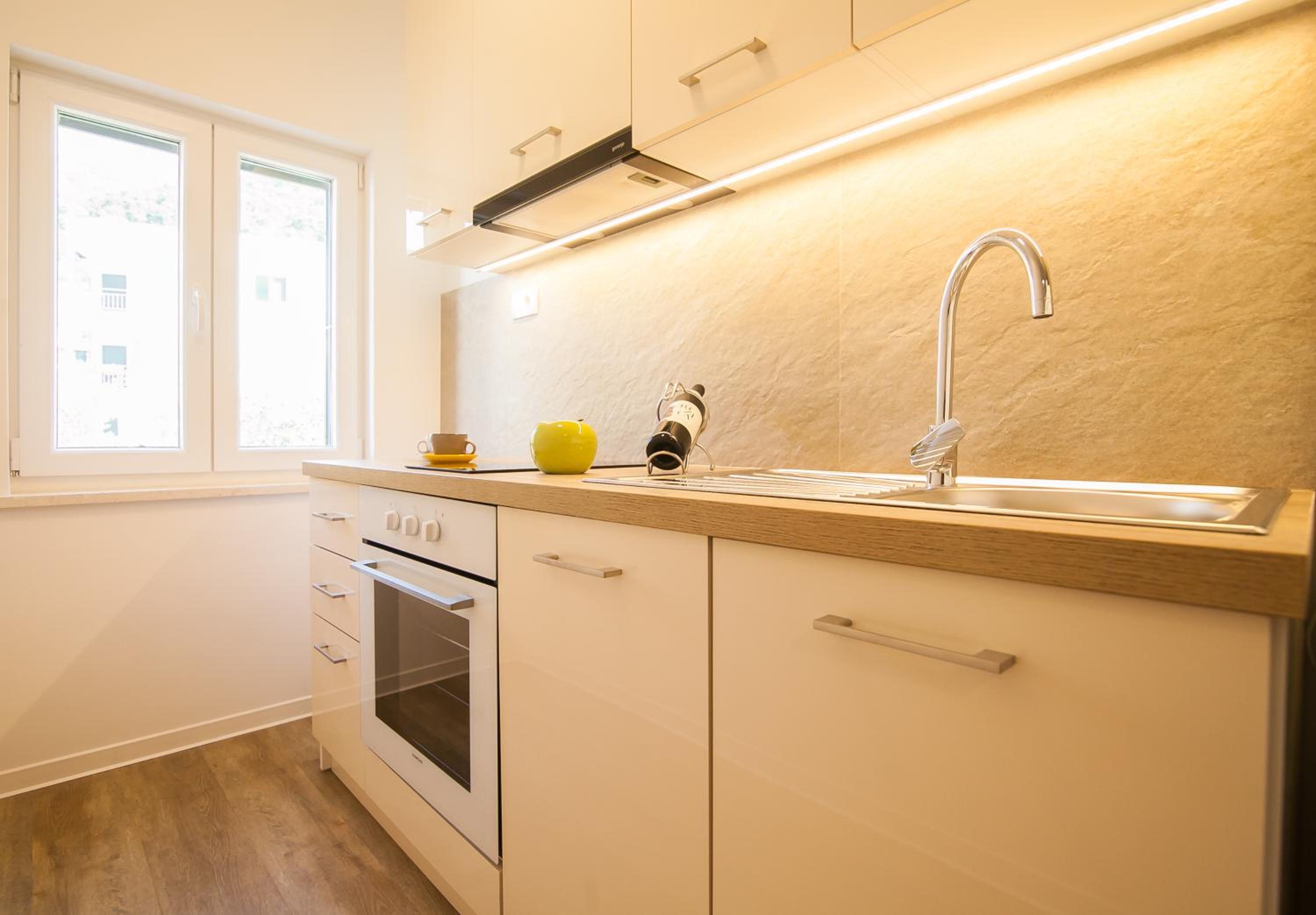 Sirius Apartments - Free Private Parking