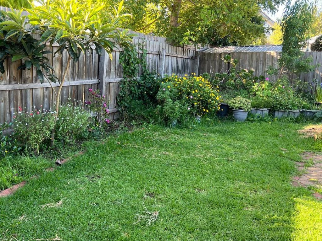 Pleasant Private Room in Taylors Lake Near Melbourne Airport