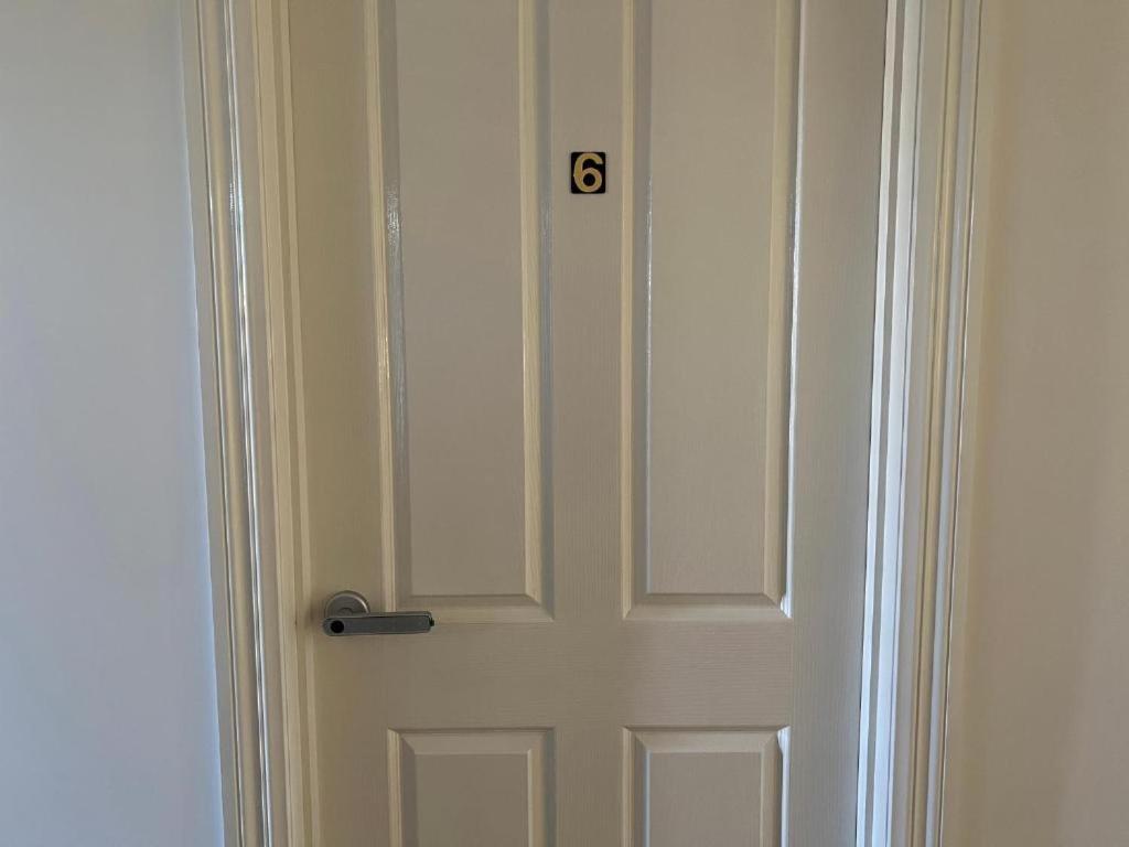 Pleasant Private Room in Taylors Lake Near Melbourne Airport