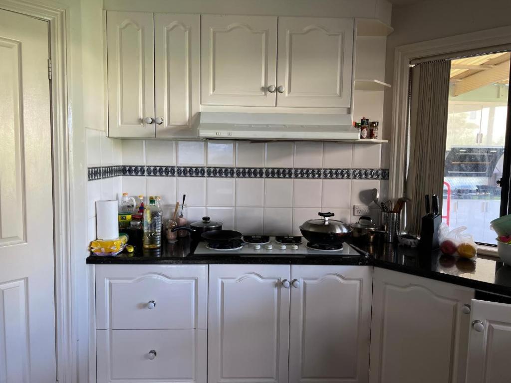 Pleasant Private Room in Taylors Lake Near Melbourne Airport
