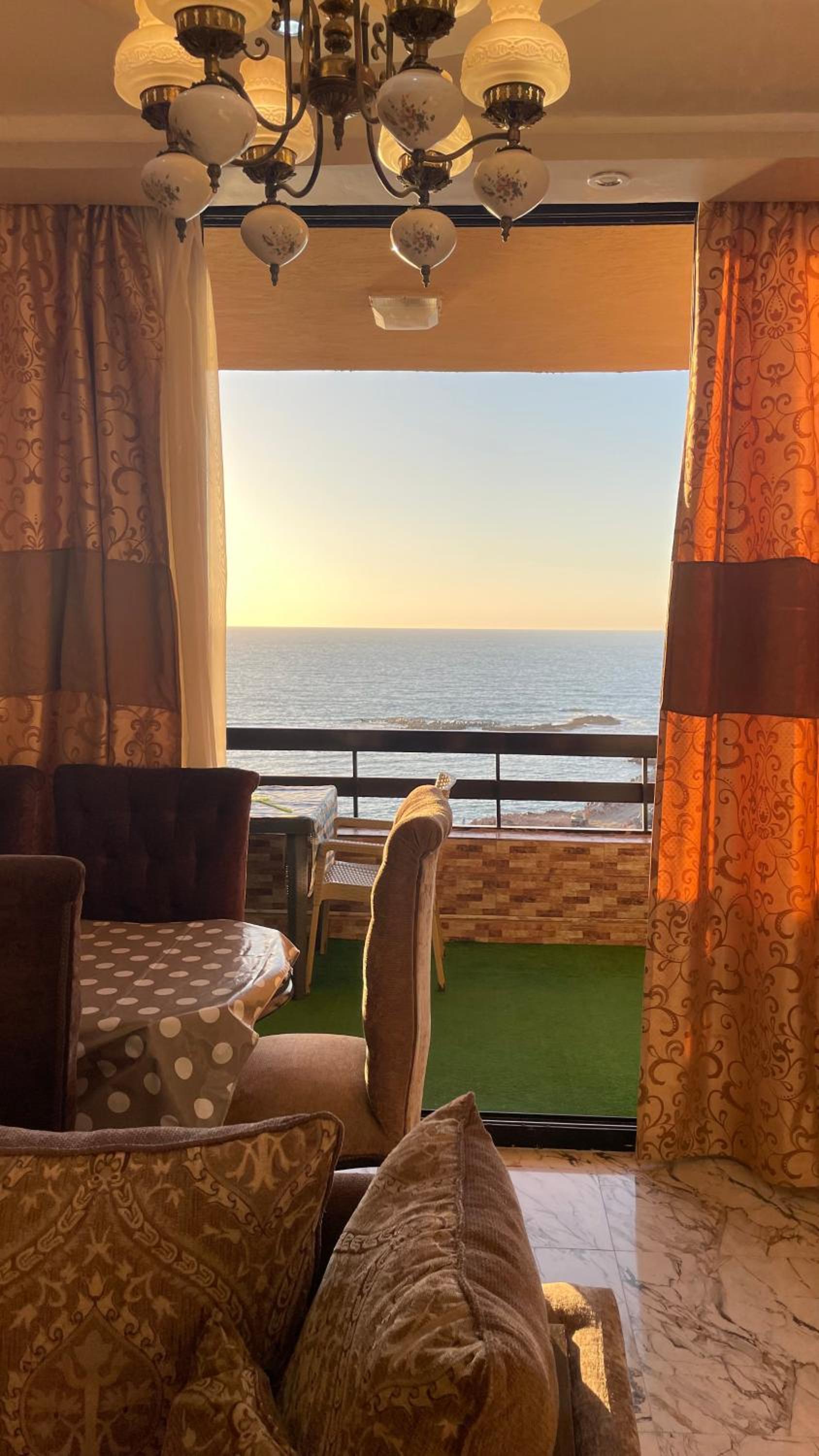 Stunning Seaview Apartment