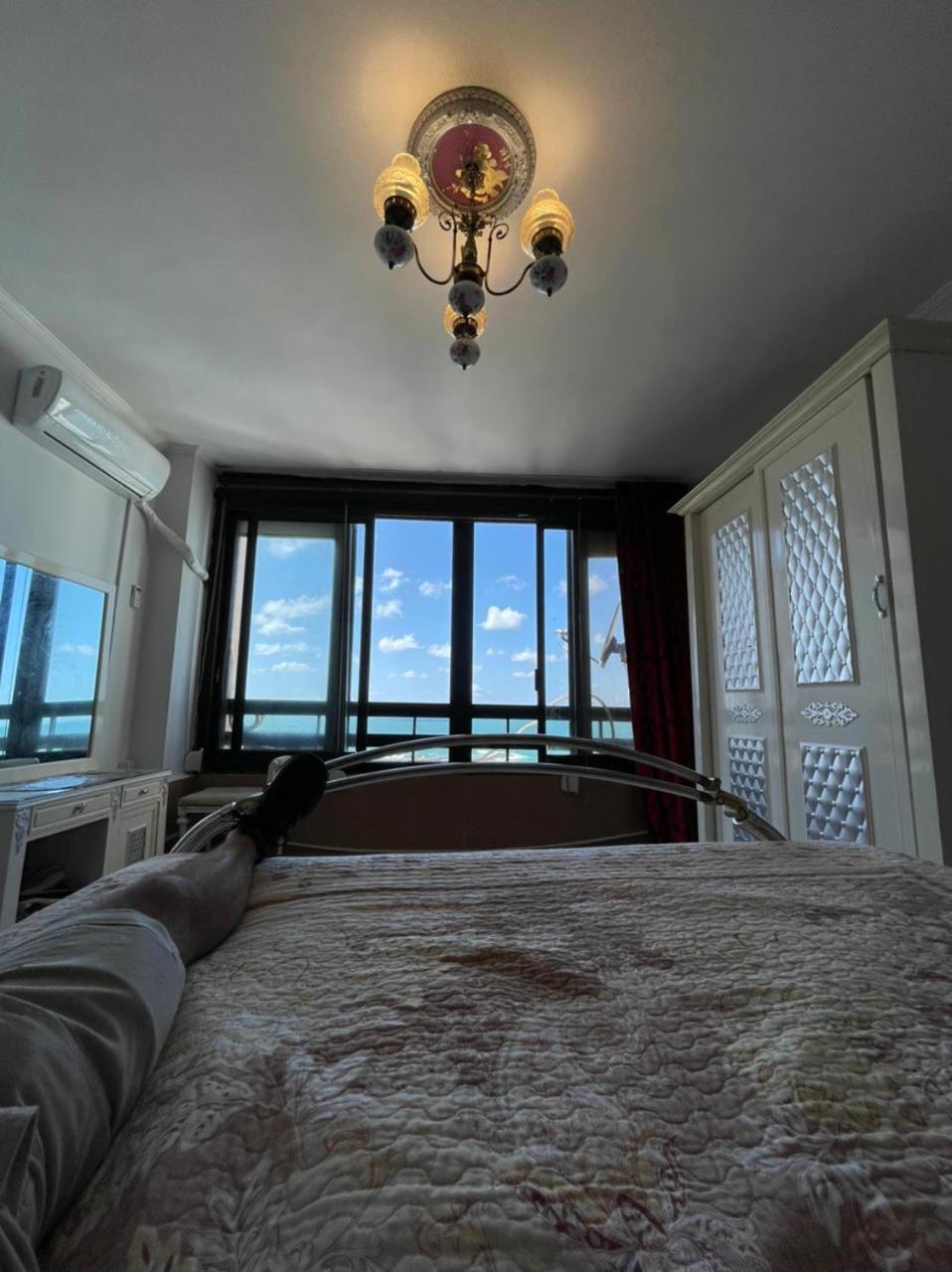 Stunning Seaview Apartment