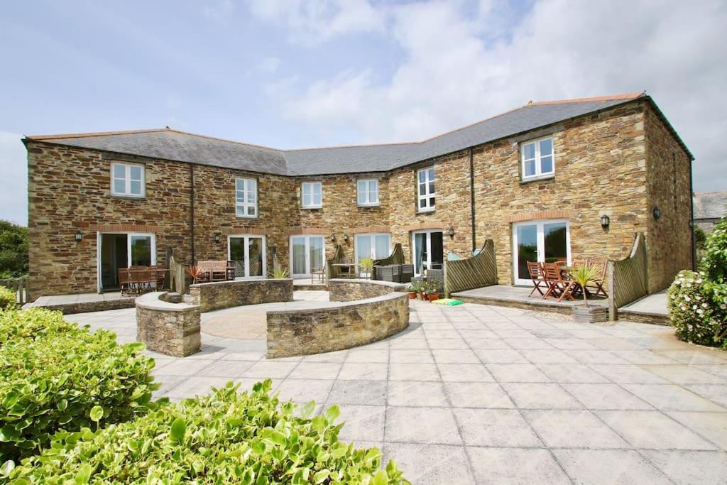 Two Bedroomed Holiday Cottage with Sea Views view 2
