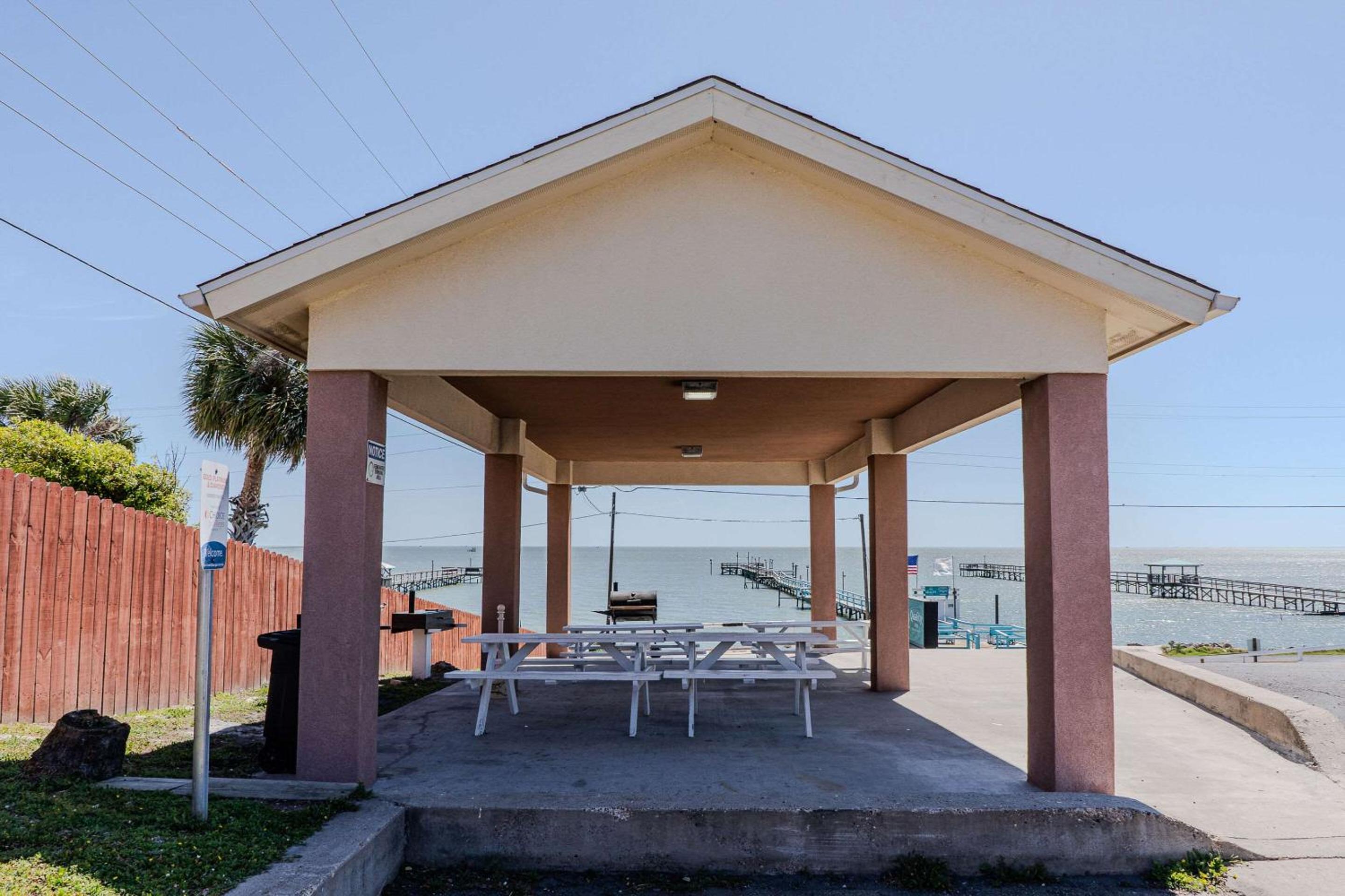 Quality Inn Rockport on Aransas Bay view 4