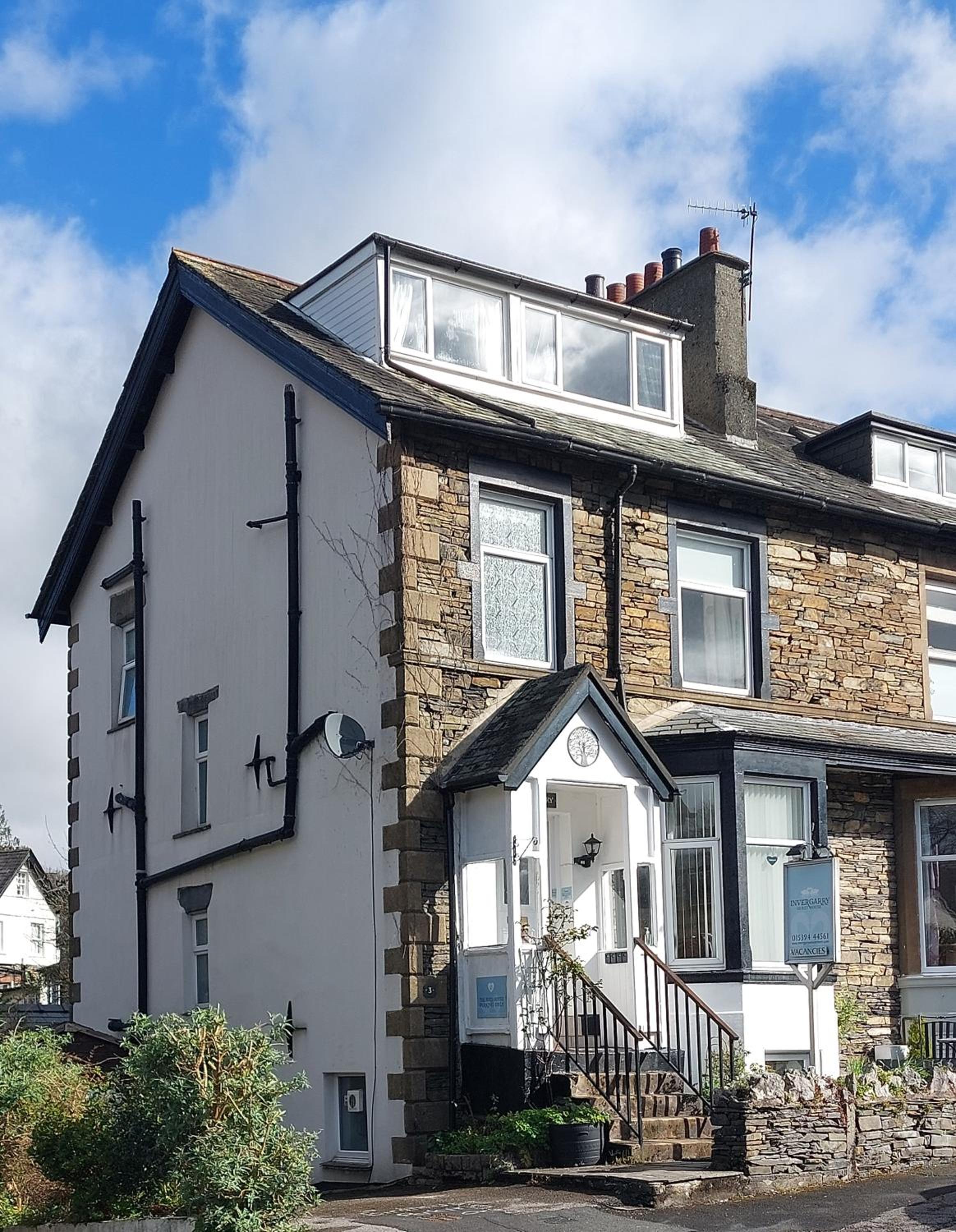 Hotel Invergarry Room Only Guest House For Adults - Image 1