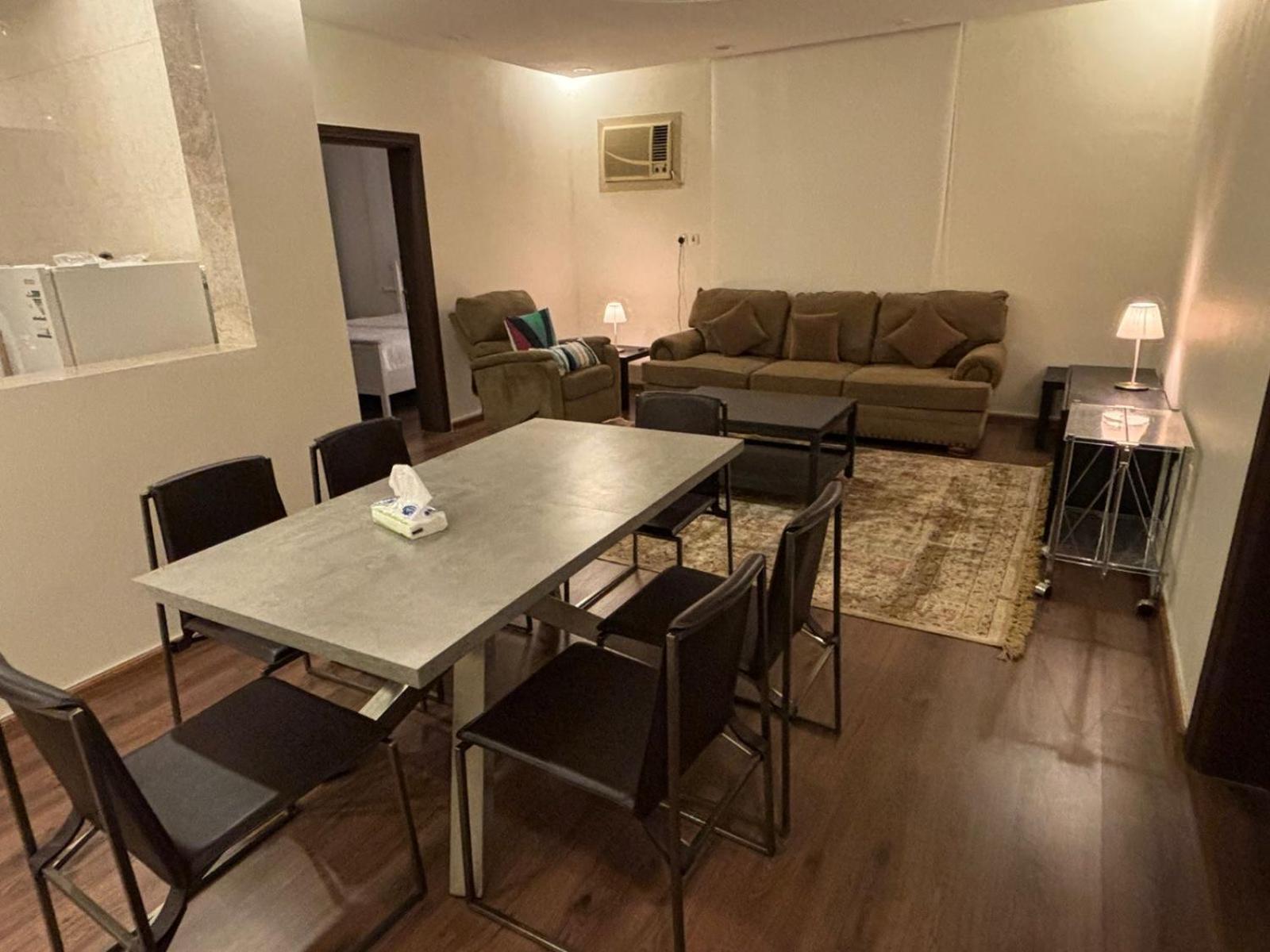 Furnished apartment near airport view 4