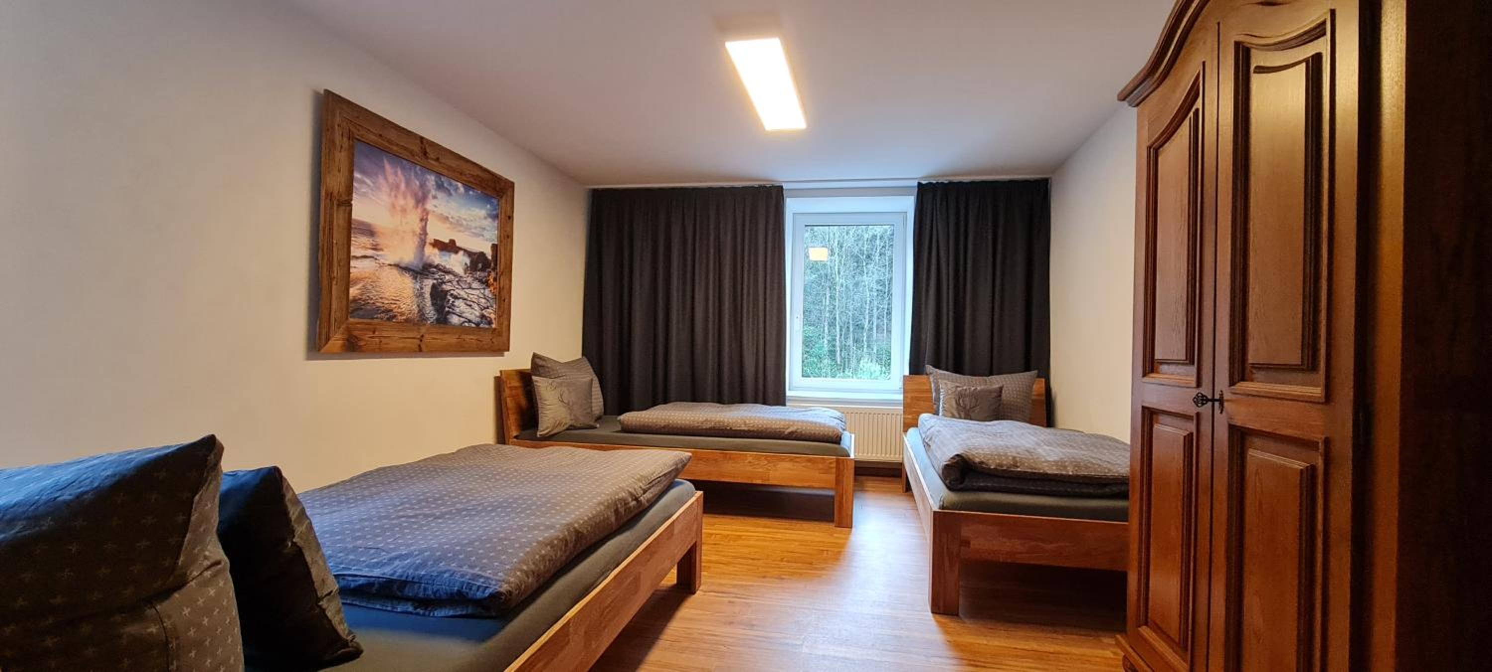 Gastehaus Hirschstein - Hochwertige Ferienwohnung in sehr ruhiger Lage direkt am Fluss Goltzsch - Property Image 11
