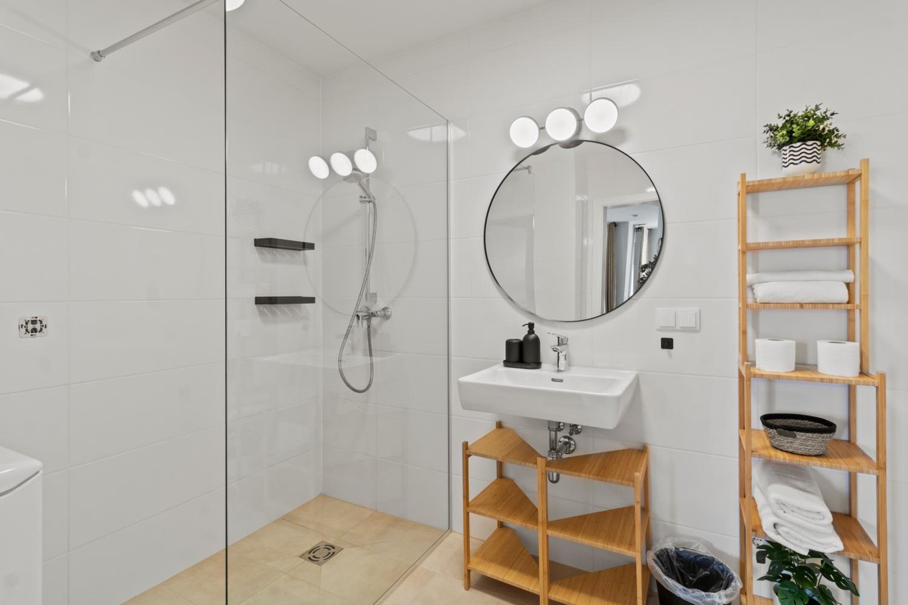 Long Term Stay - Near Klinik Floridsdorf - On-Site Parking for 19,90 Eur