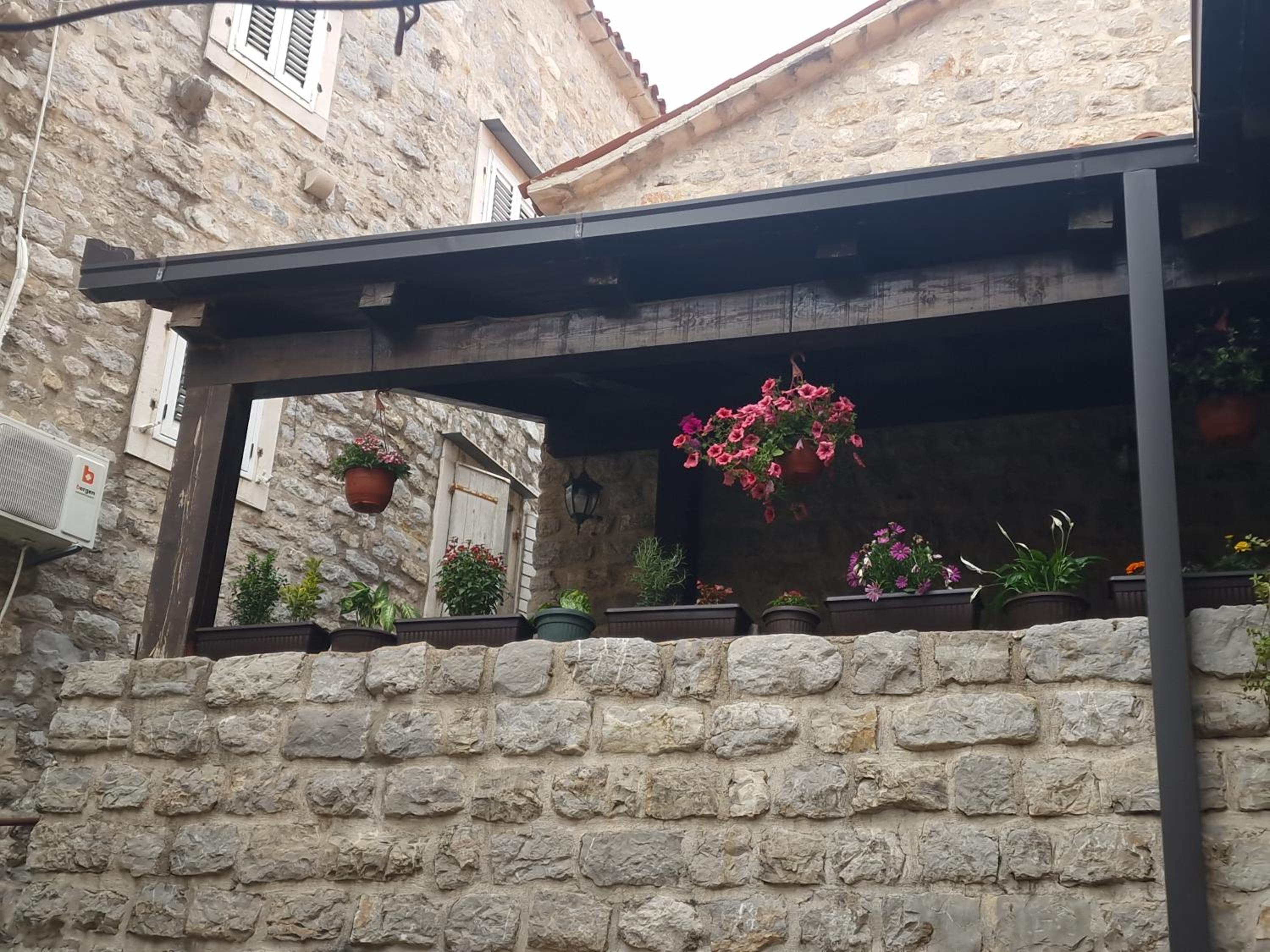 Rooms Dana Old Town Budva