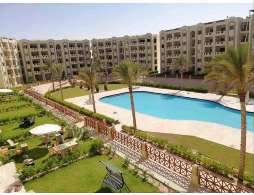 Luxury Ground Floor 3BR Chalet with Private Garden and Pool & Beach Access- Sidi Abdelrahman view 5