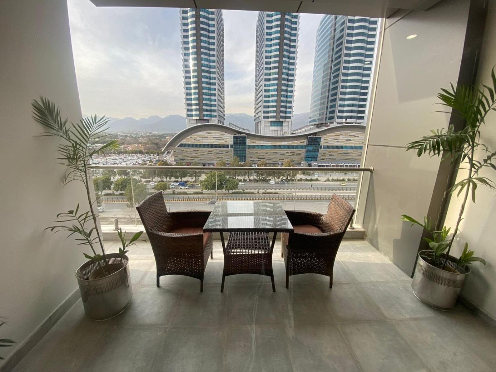 Luxury Apartment City View view 4