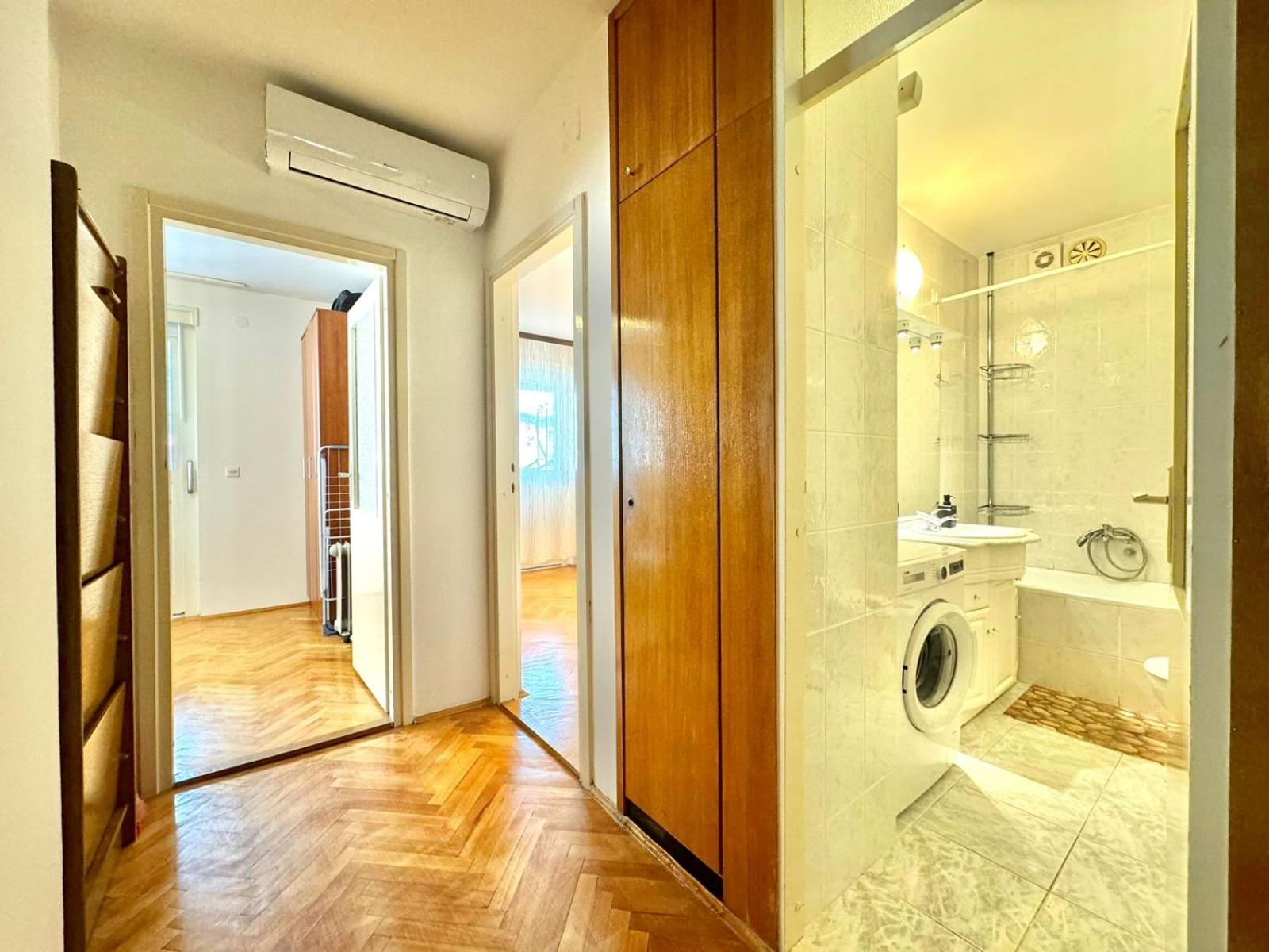 Family two bedroom apartment Slavija view 3