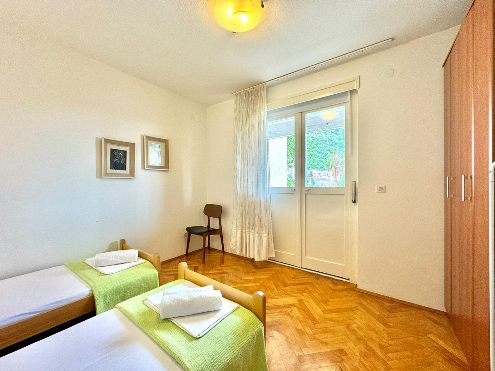 Family two bedroom apartment Slavija view 5