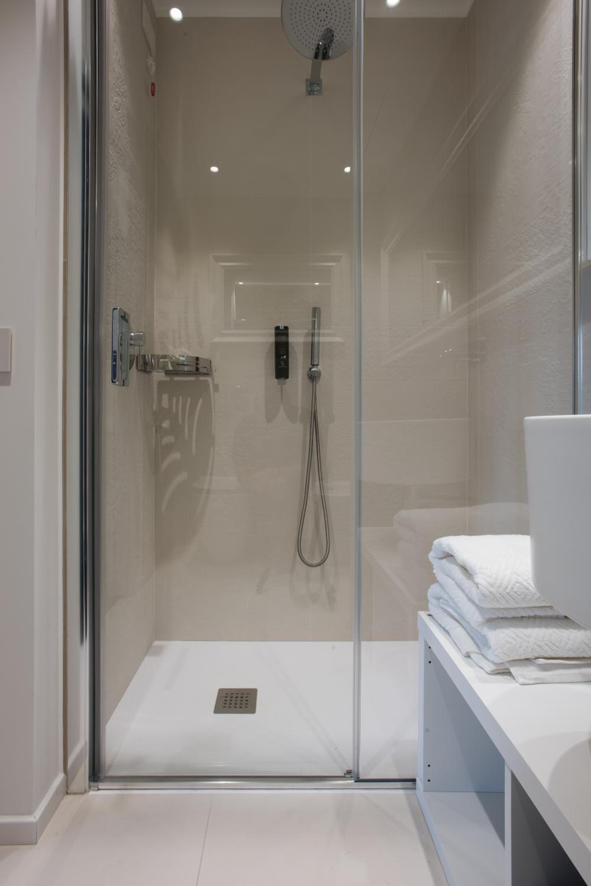 Cagliari Luxury Design view 3